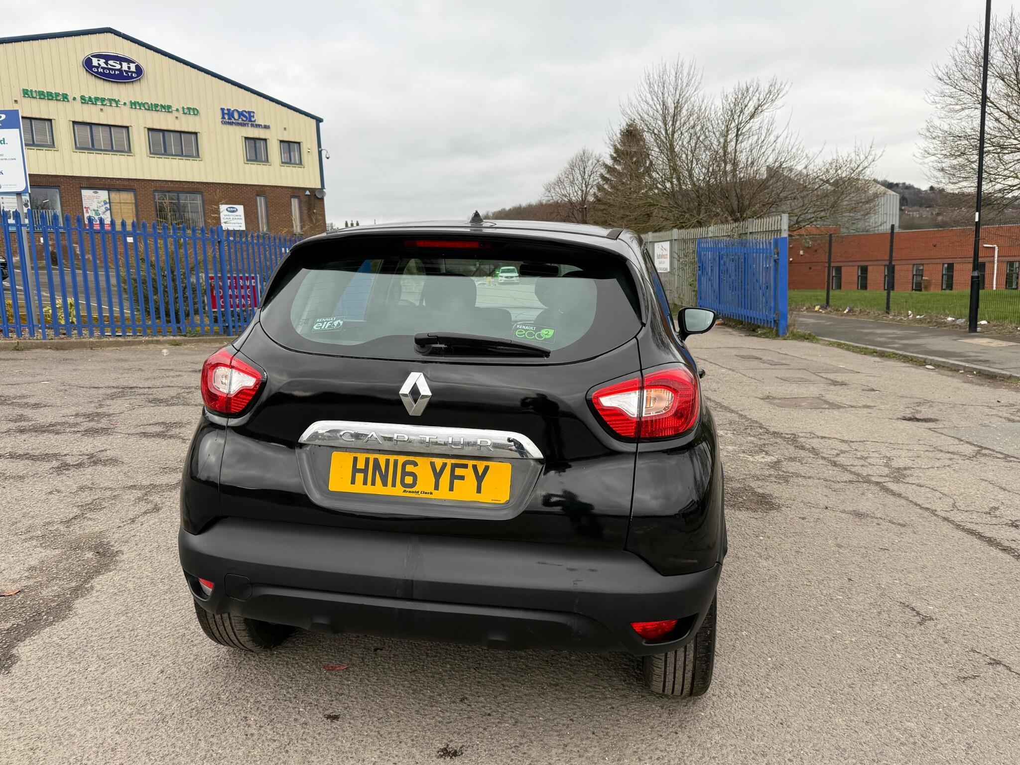 Renault Captur - Image 10