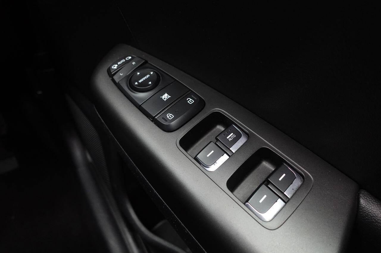 Kia Sportage - Image 32