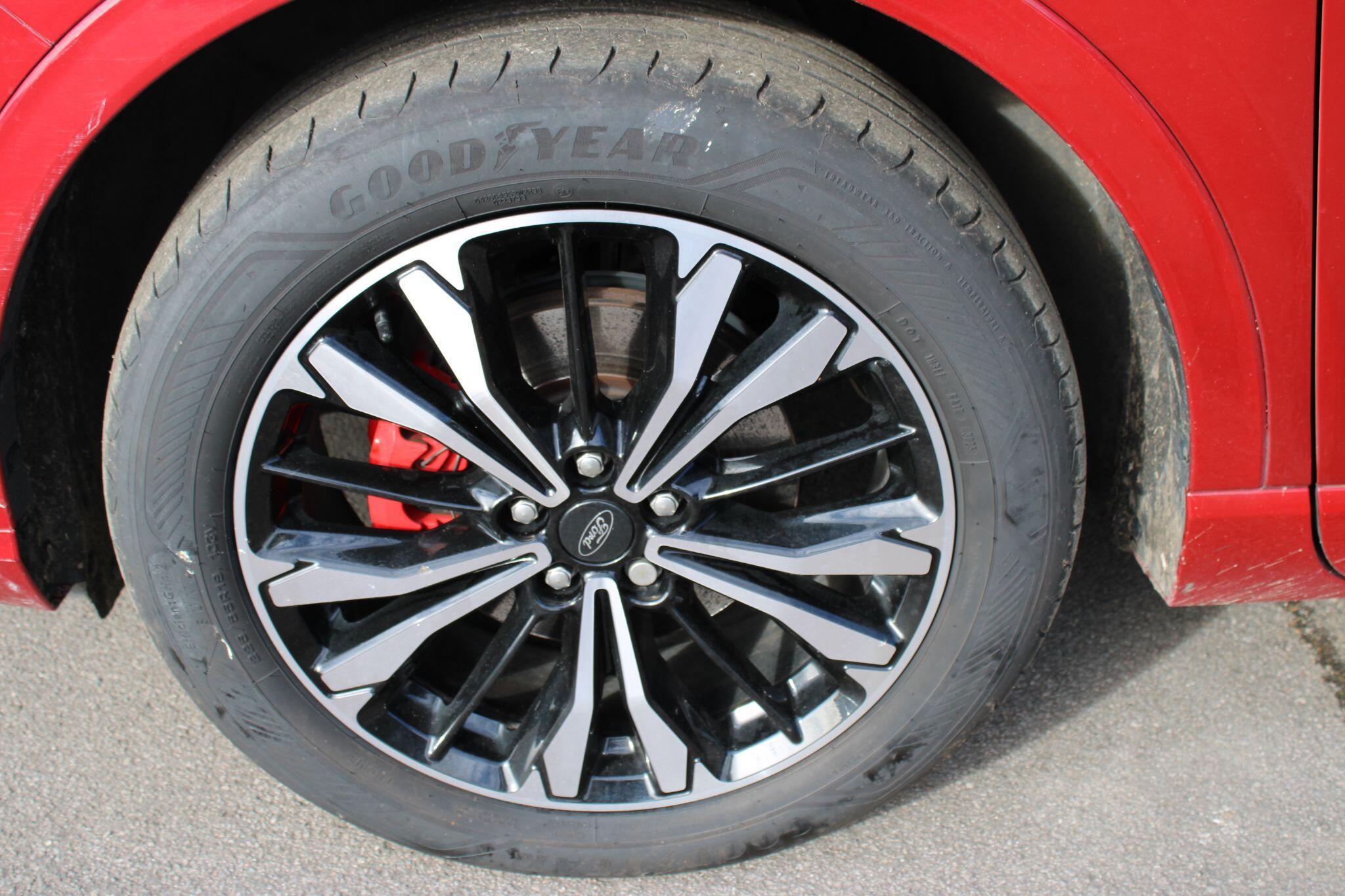 Ford Kuga - Image 19