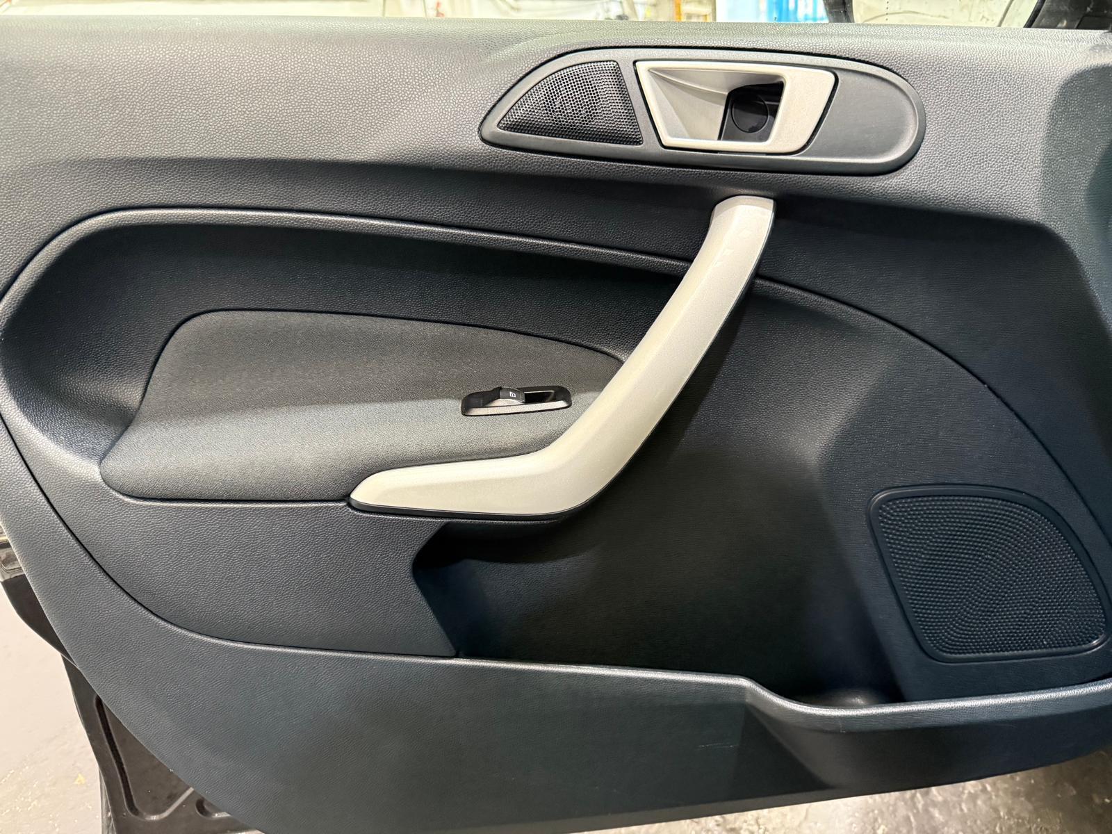 Ford Fiesta - Image 27