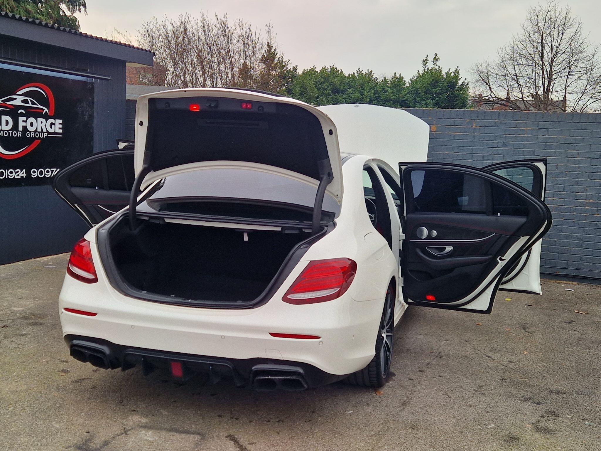 Mercedes E Class - Image 12