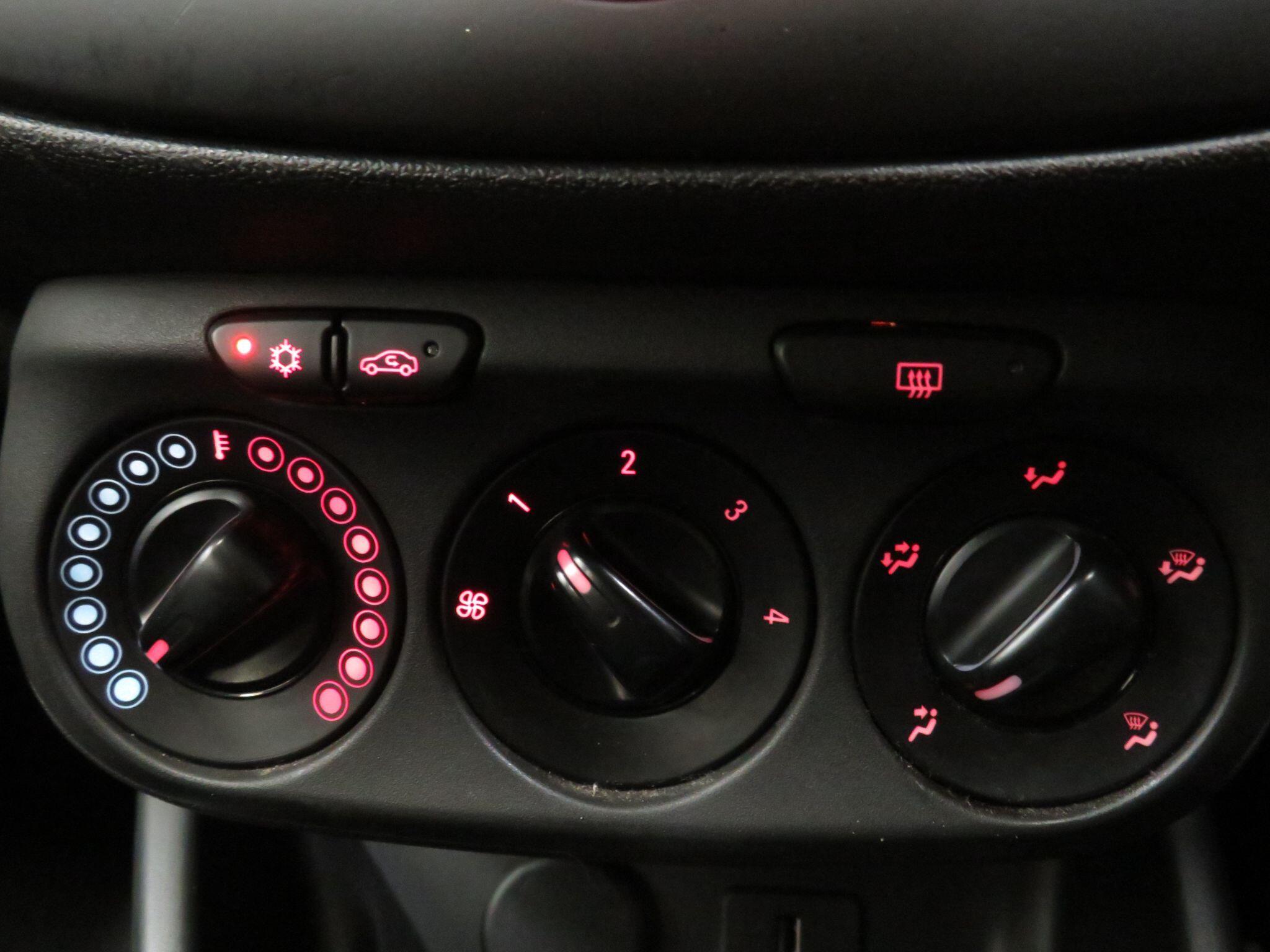 Vauxhall Corsa - Image 17