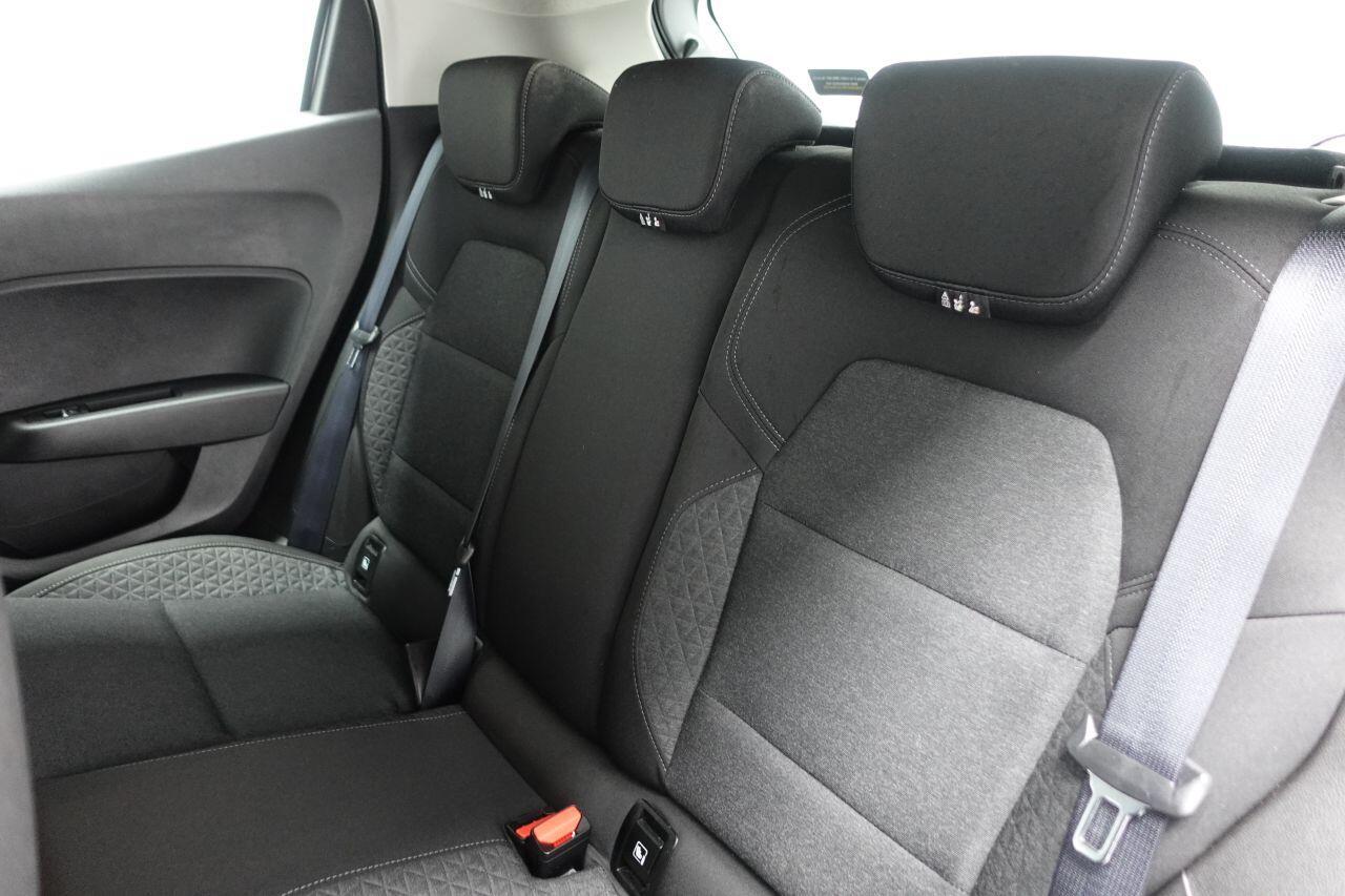 Renault Clio - Image 20