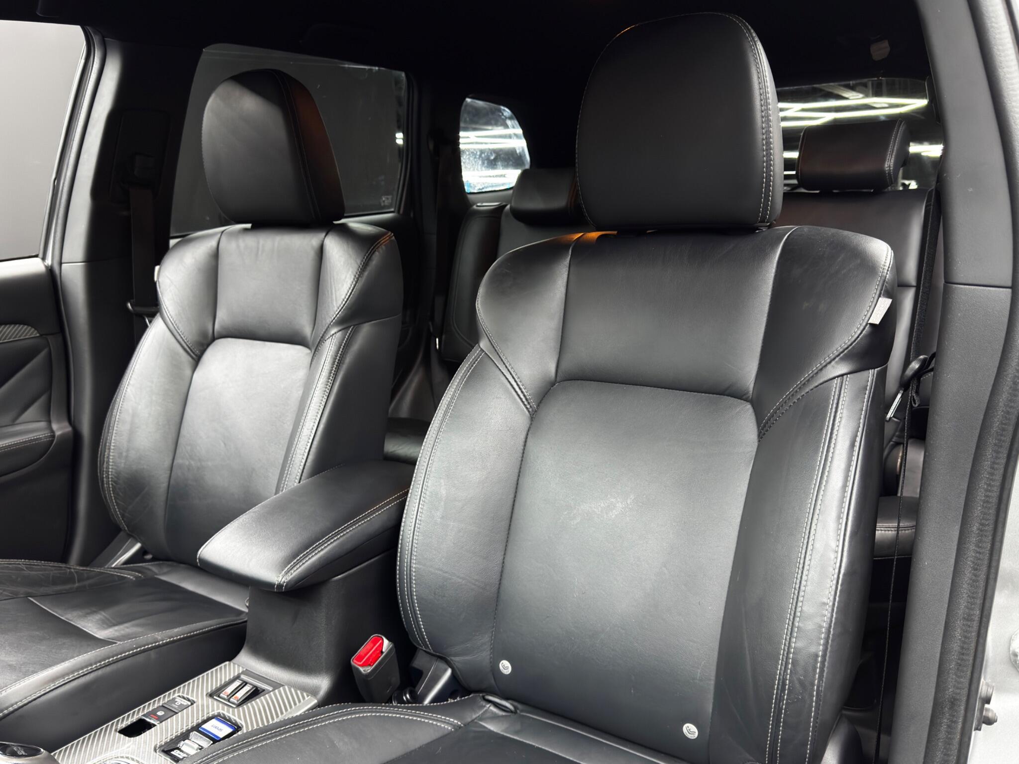 Mitsubishi Outlander - Image 14