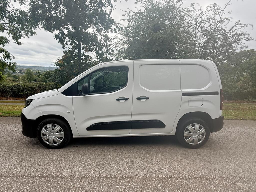 Vauxhall Combo - Image 6