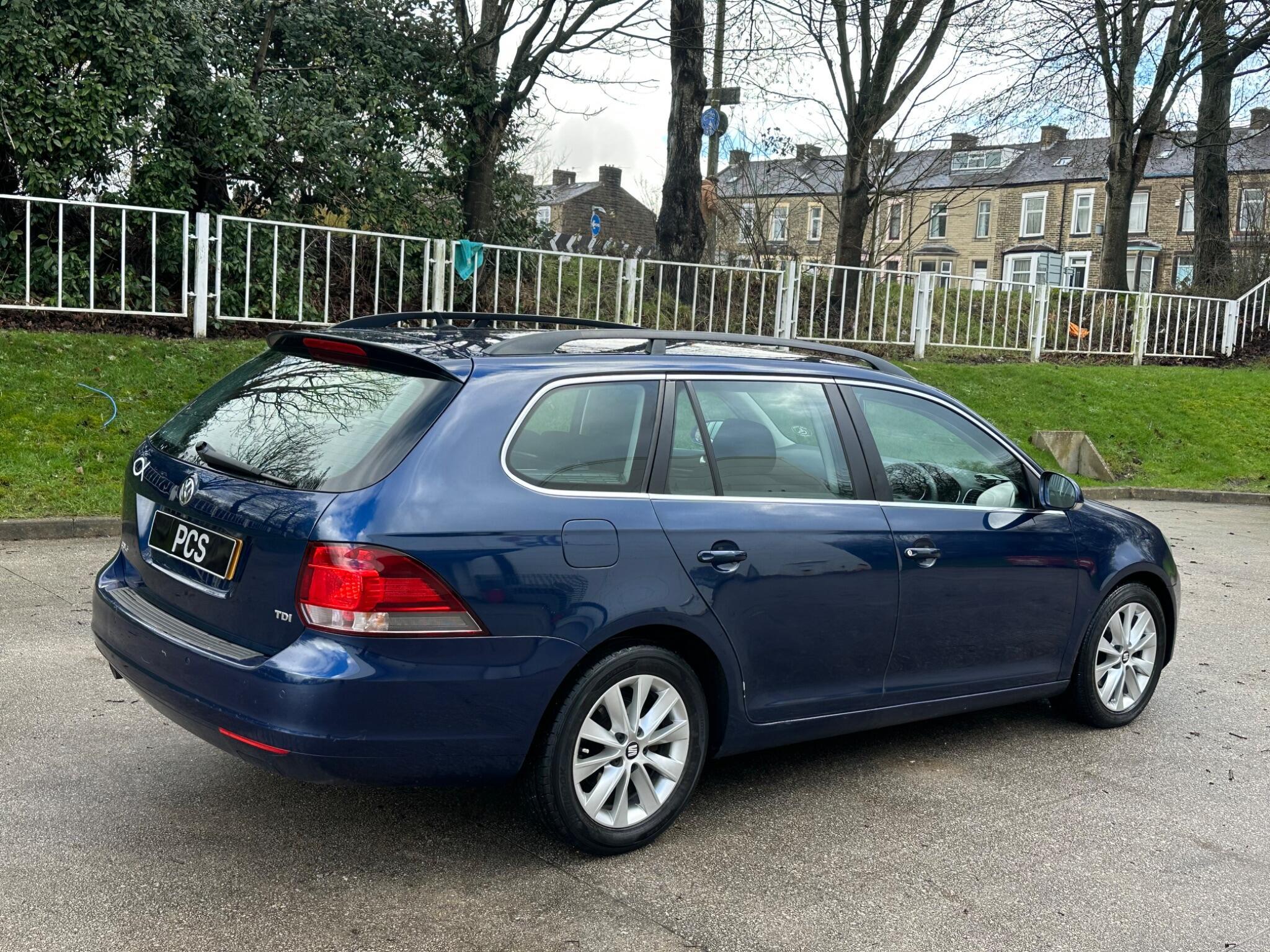 Volkswagen Golf - Image 37