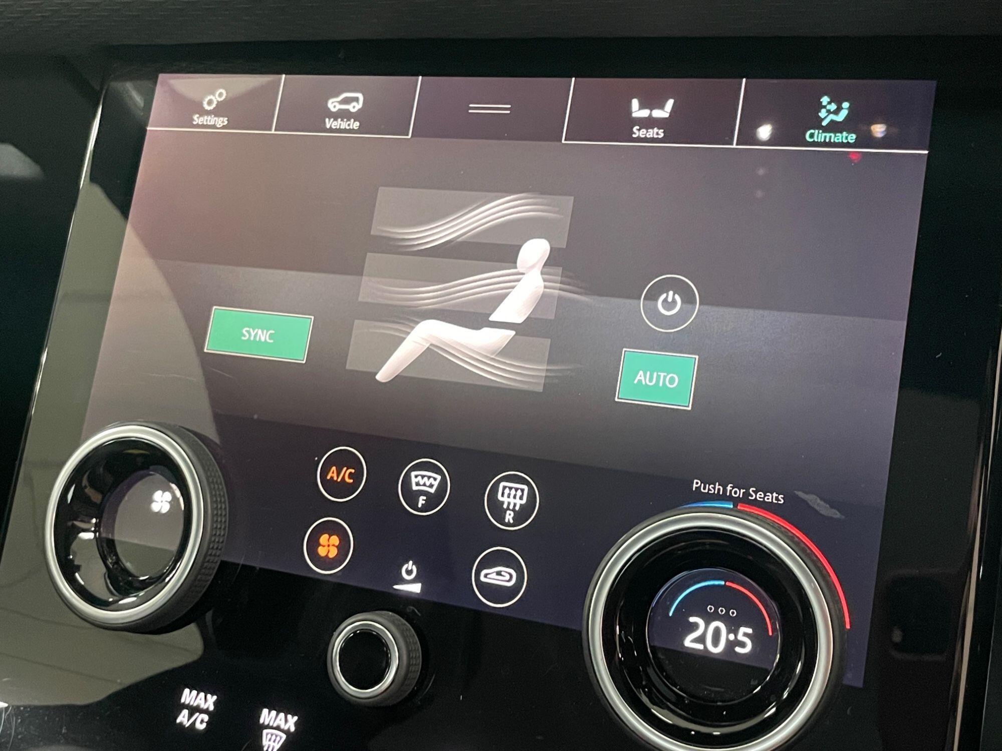 Land Rover Range Rover Velar - Image 44