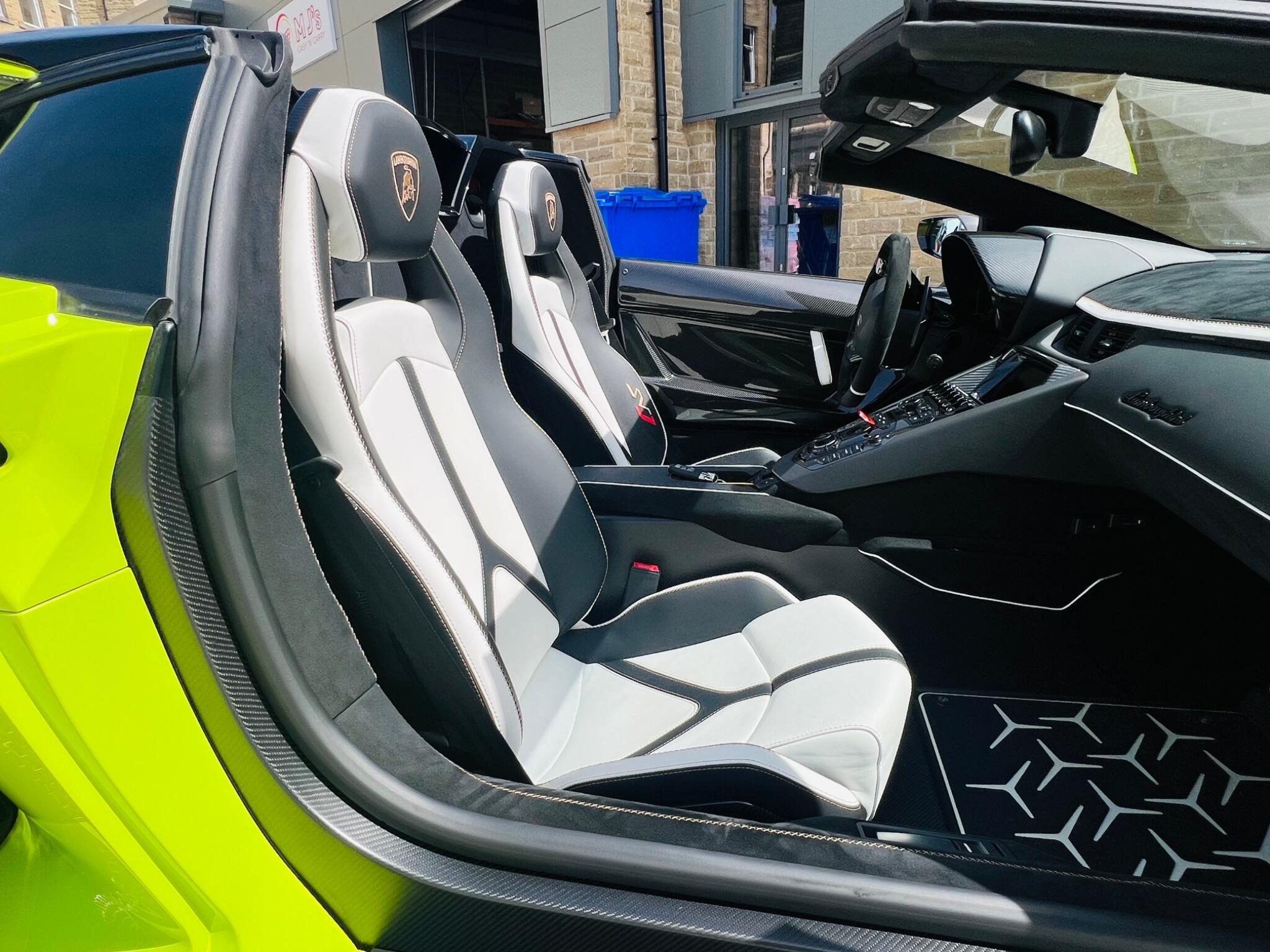 Lamborghini Aventador - Image 7