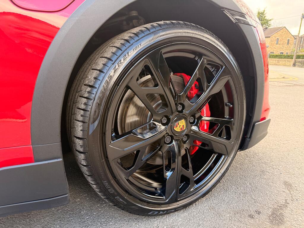 Porsche Taycan - Image 16