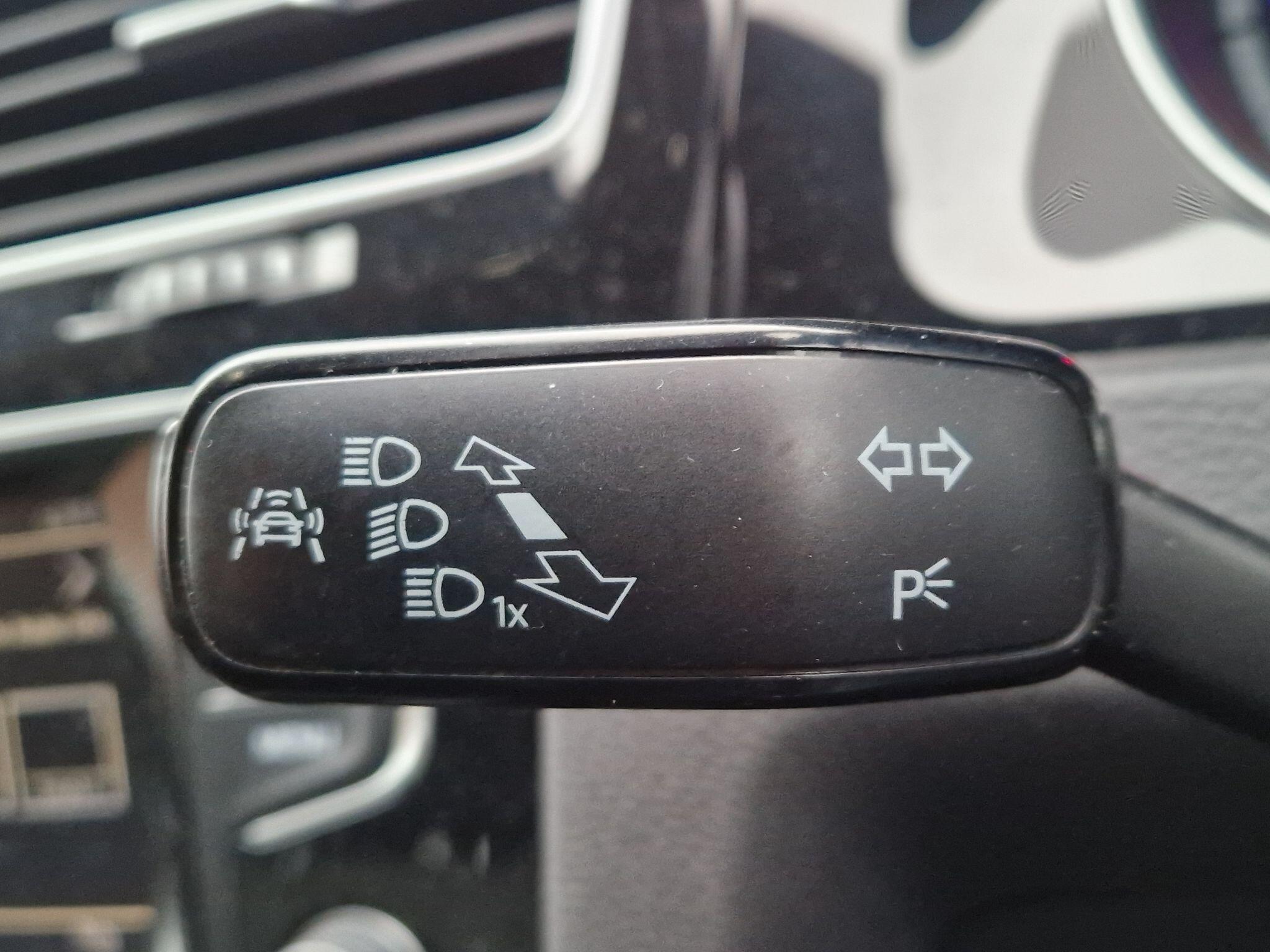 Volkswagen Golf - Image 41