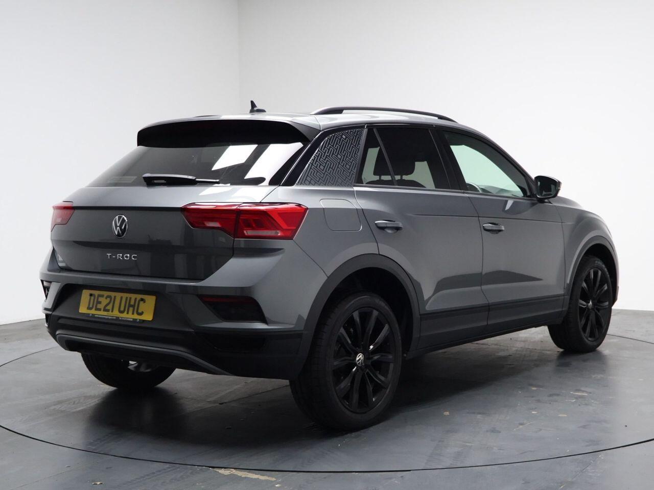 Volkswagen T-Roc - Image 12
