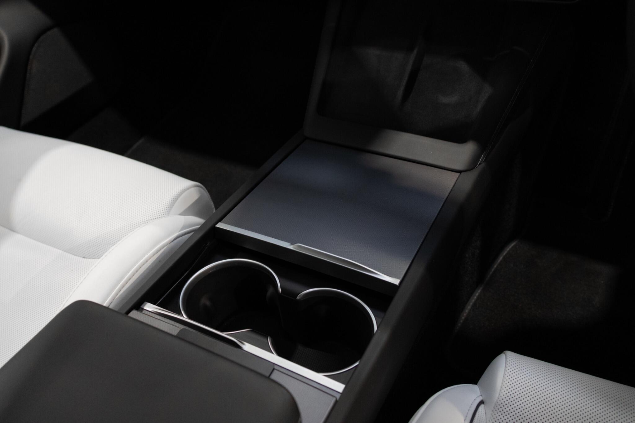 Tesla Model 3 - Image 28