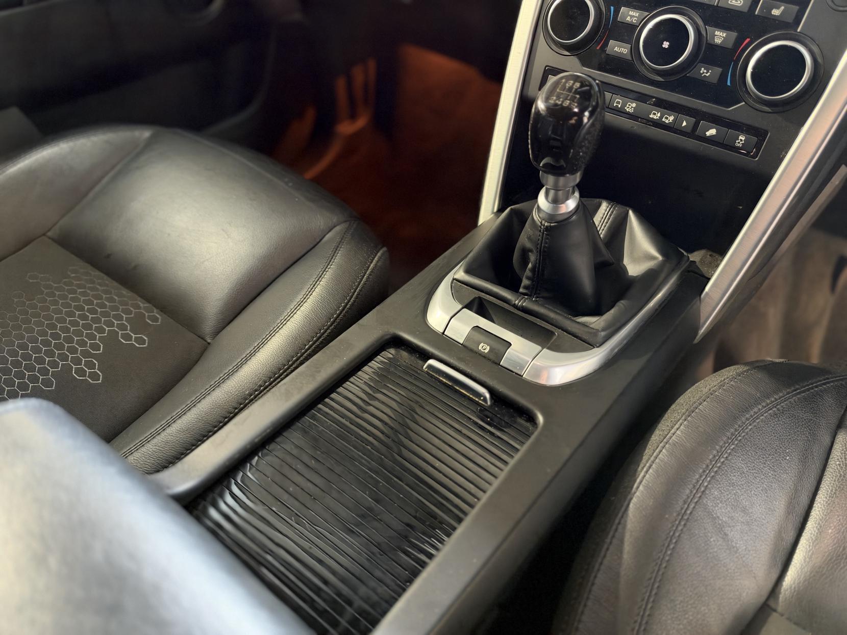 Land Rover DISCOVERY SPORT - Image 16