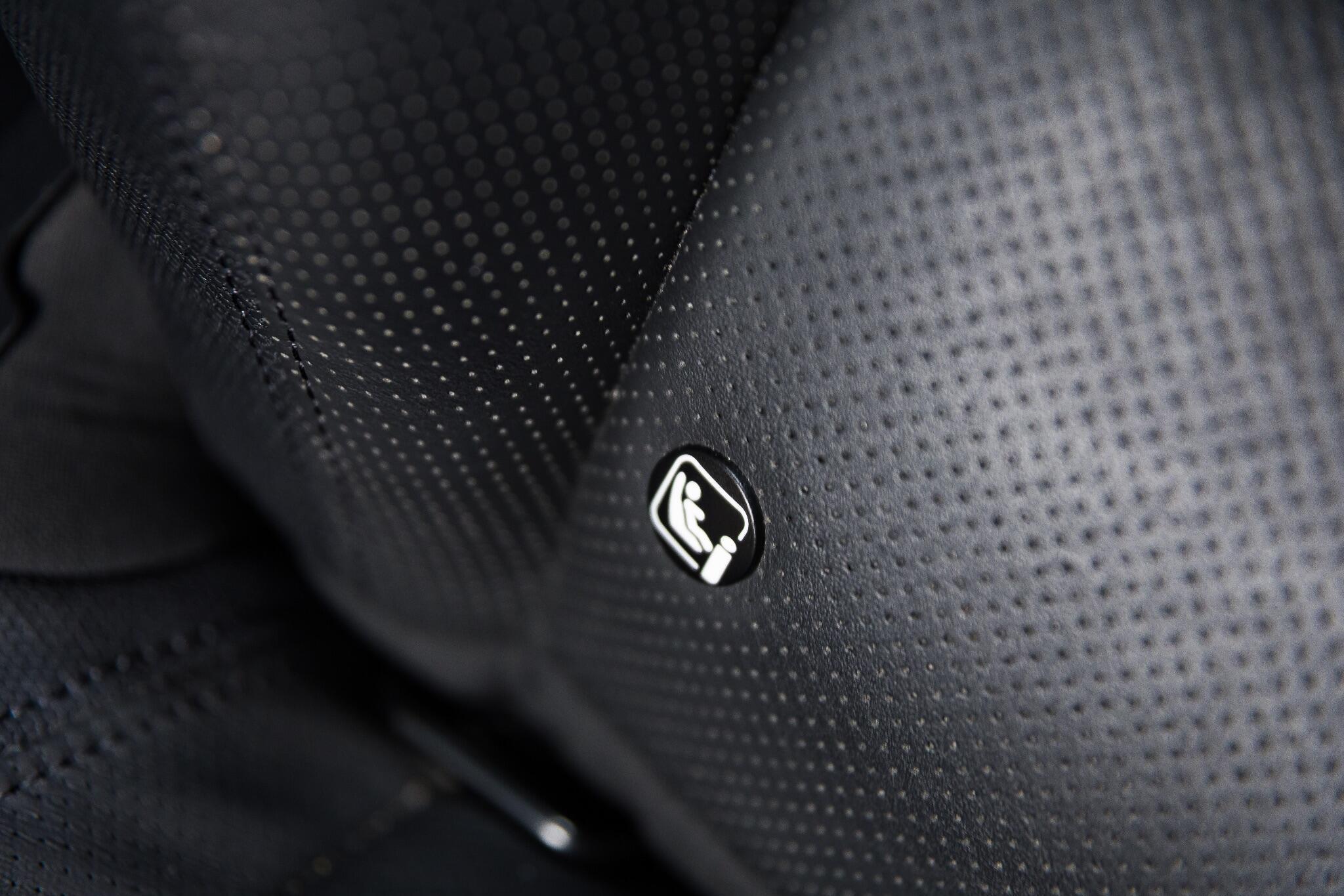 Land Rover Defender 110 - Image 45