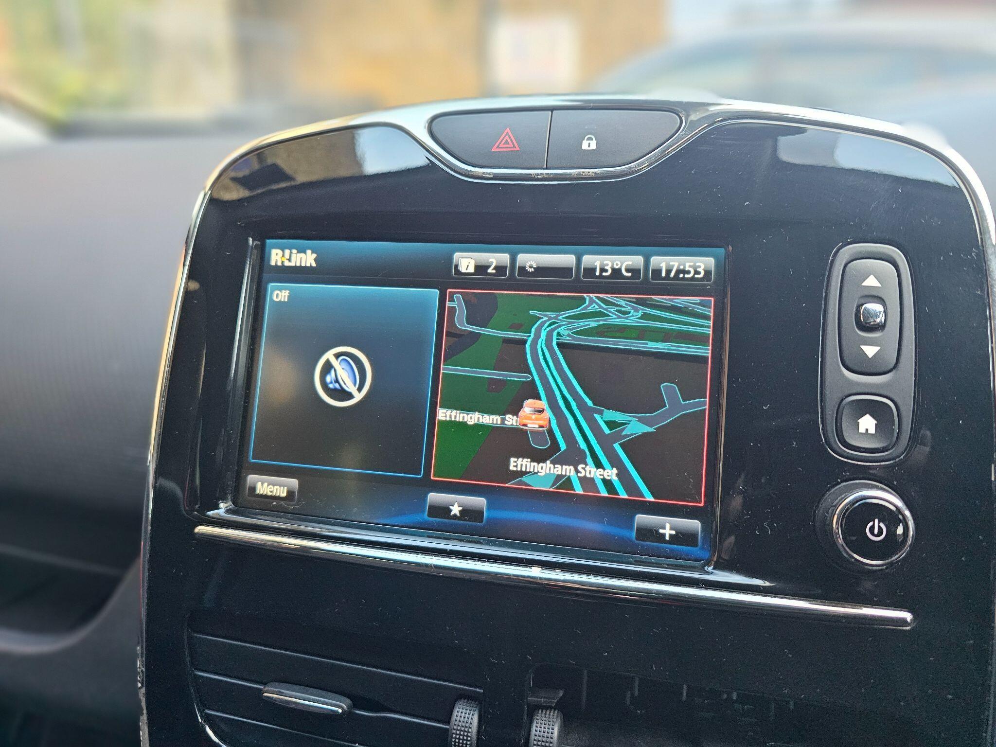 Renault Clio - Image 20