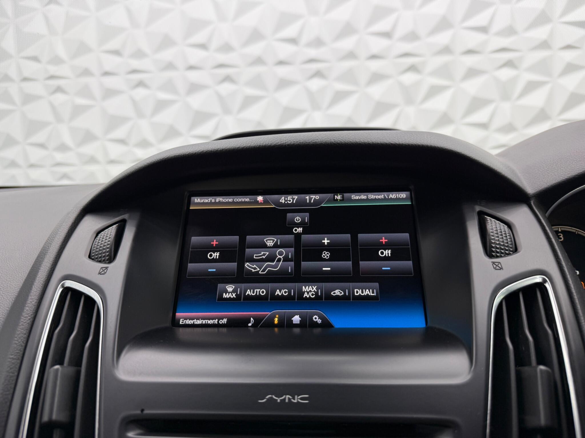 Ford Focus - Image 43