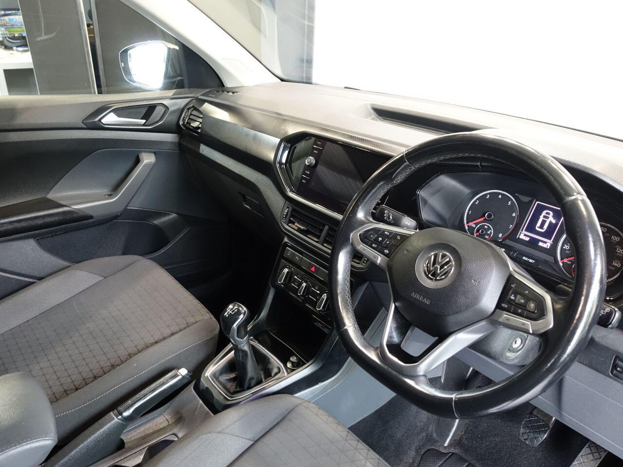 Volkswagen T-Cross - Image 2