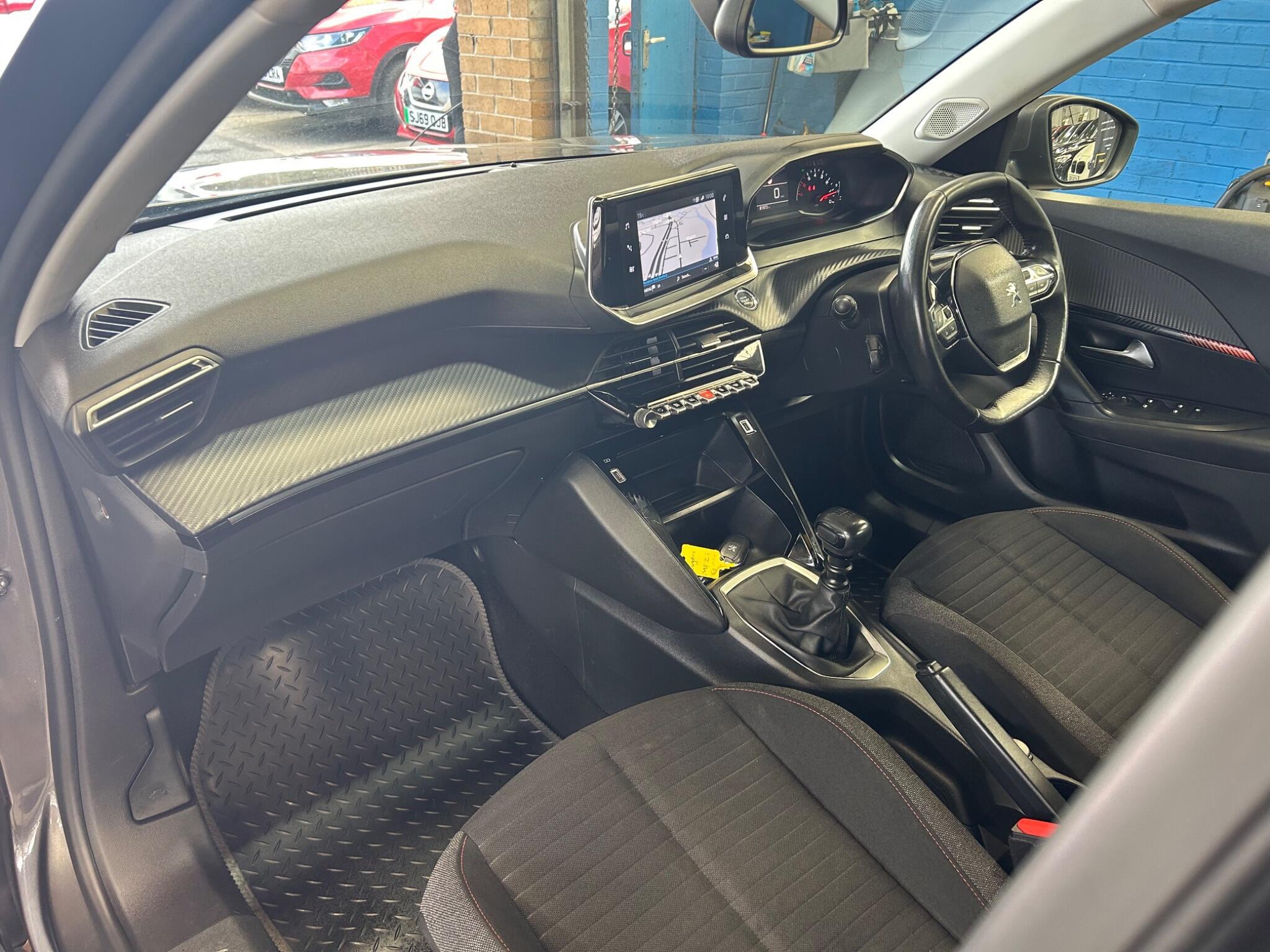 Peugeot 2008 - Image 9