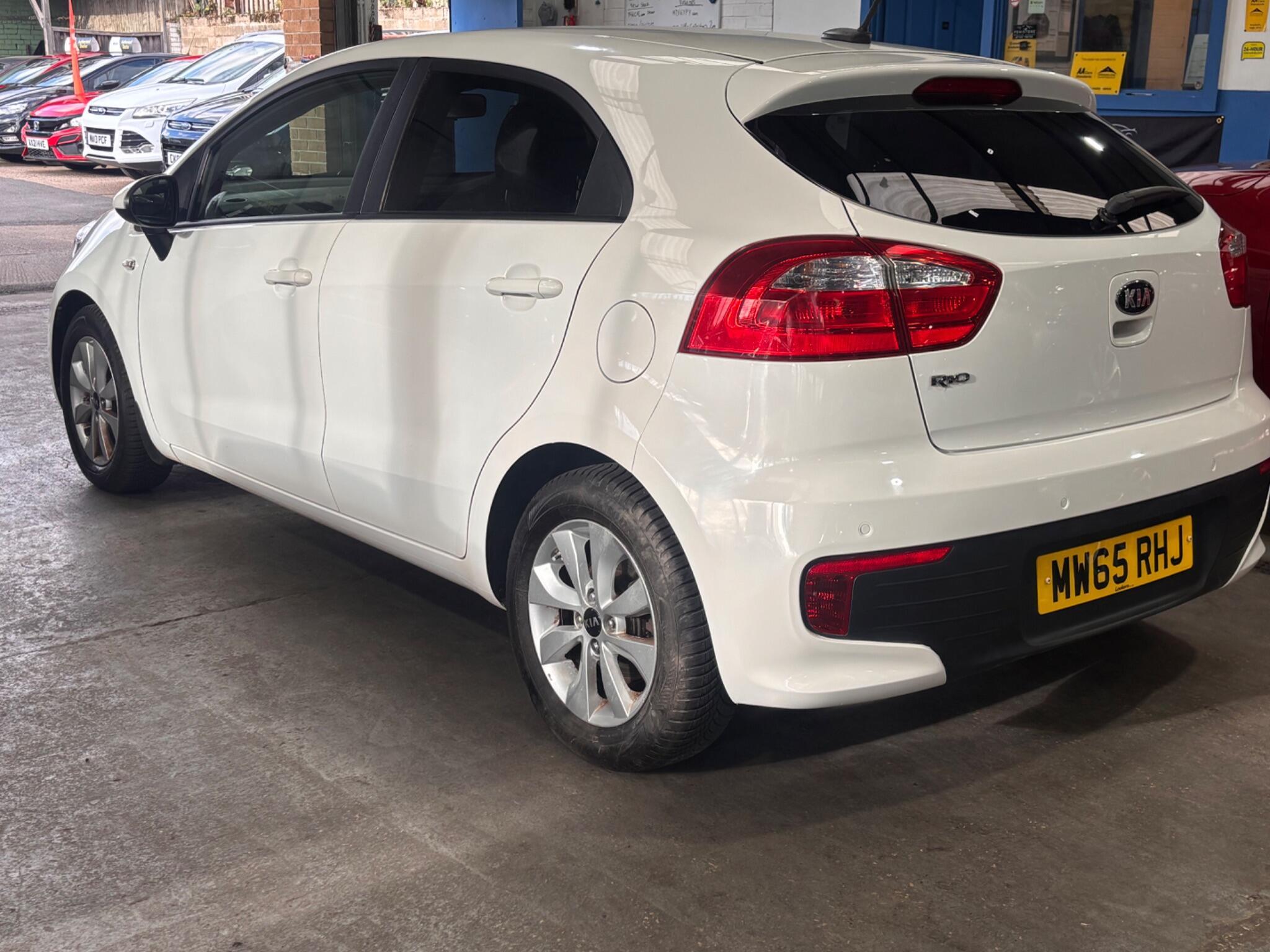 Kia Rio - Image 10