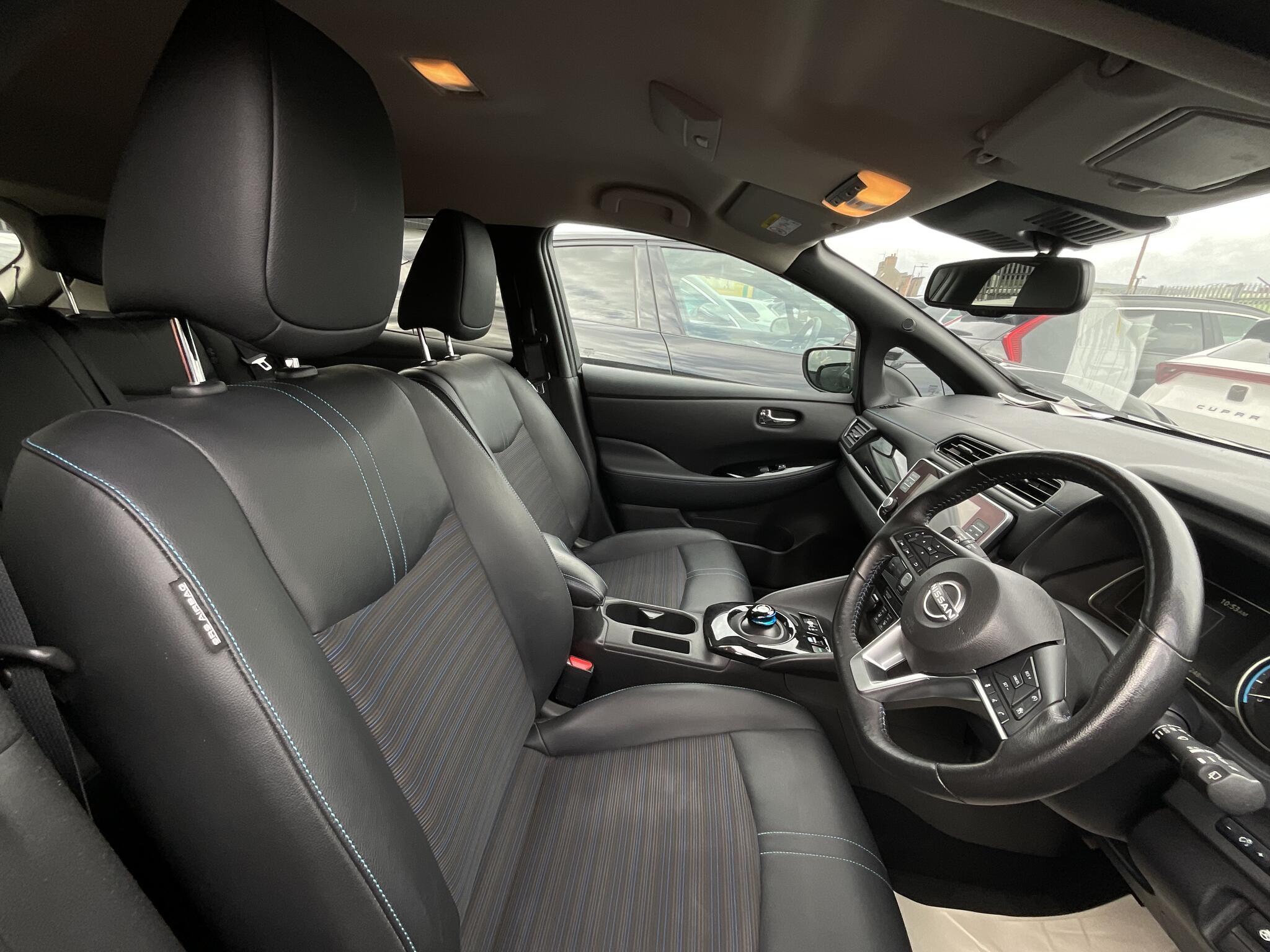 Nissan Leaf - Image 8