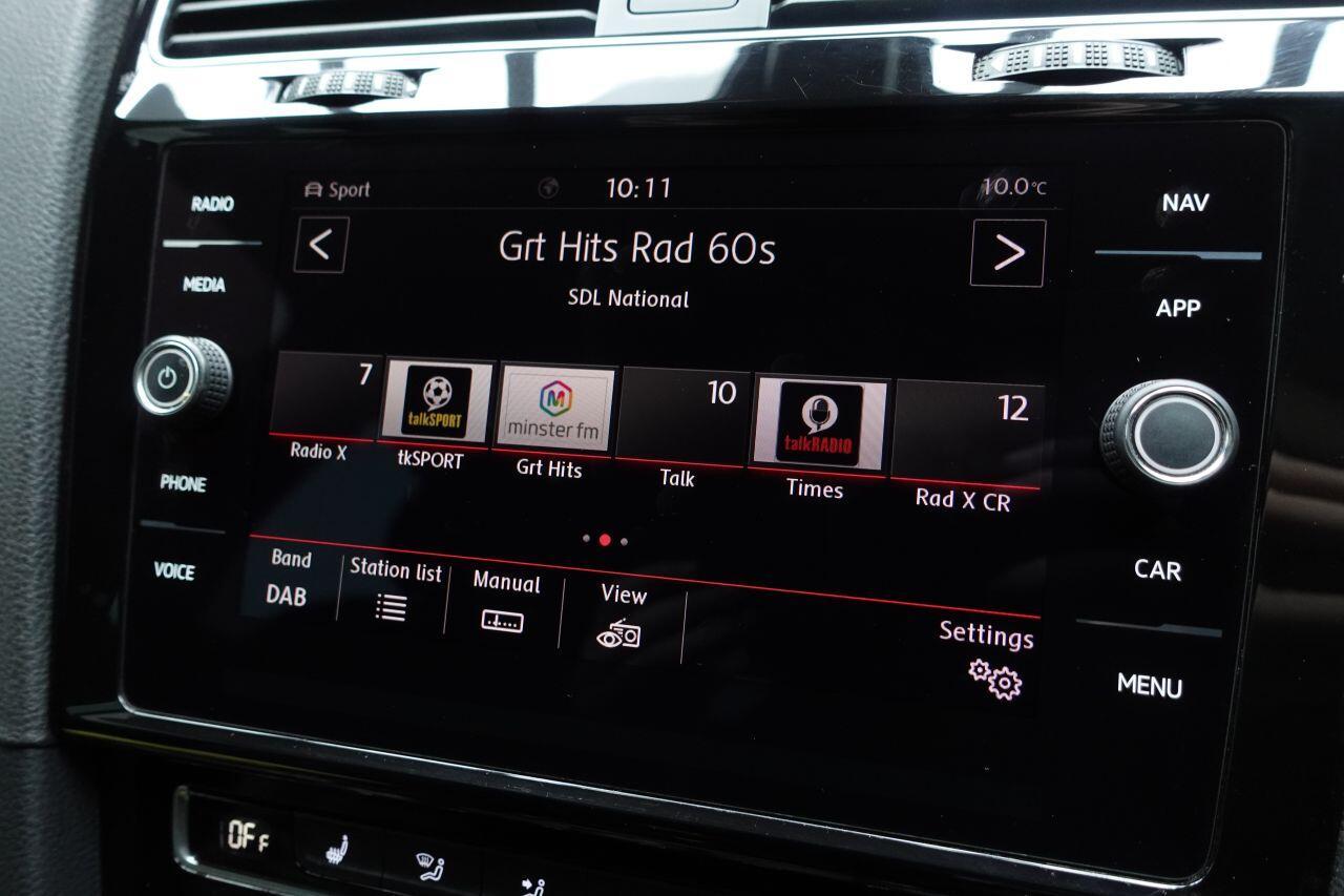 Volkswagen Golf - Image 26