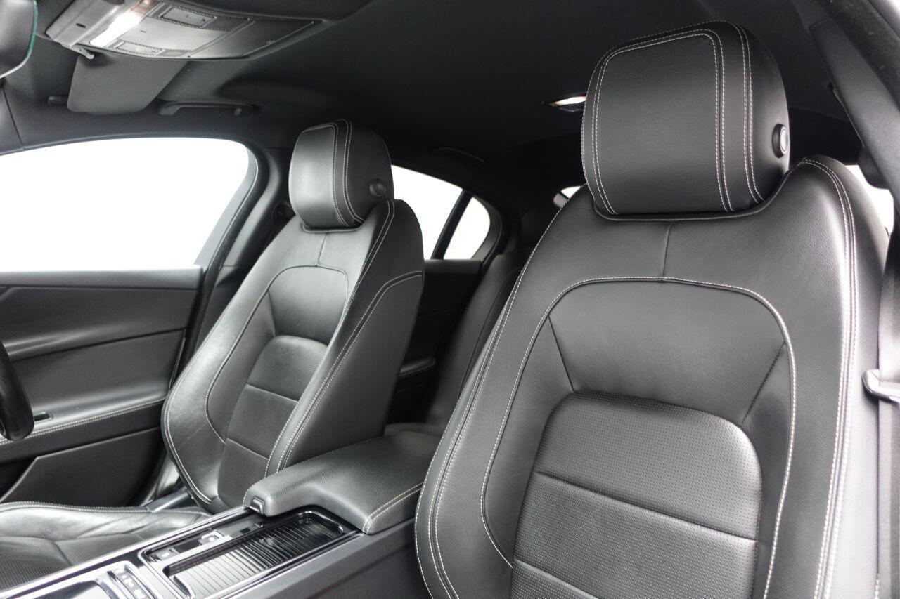 Jaguar XE - Image 17