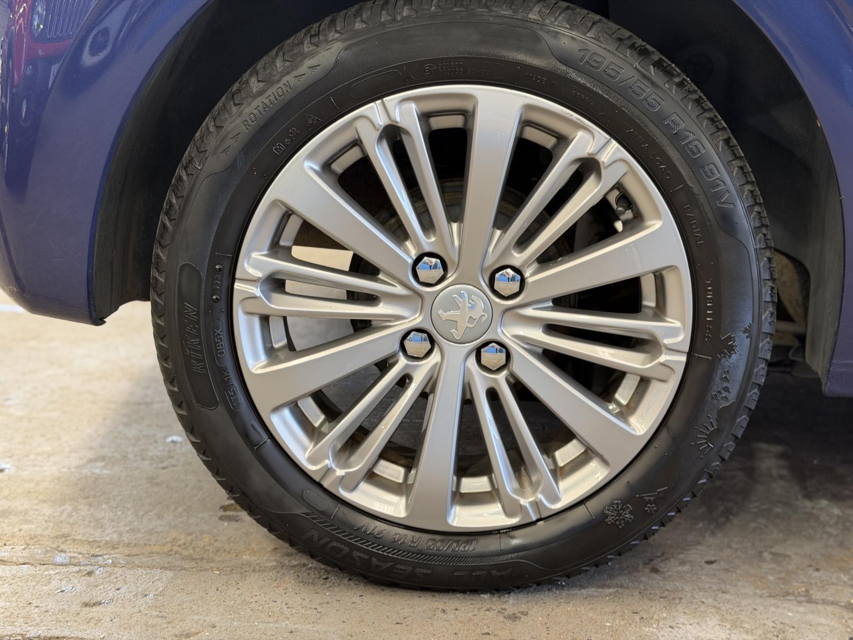 Peugeot 208 - Image 17