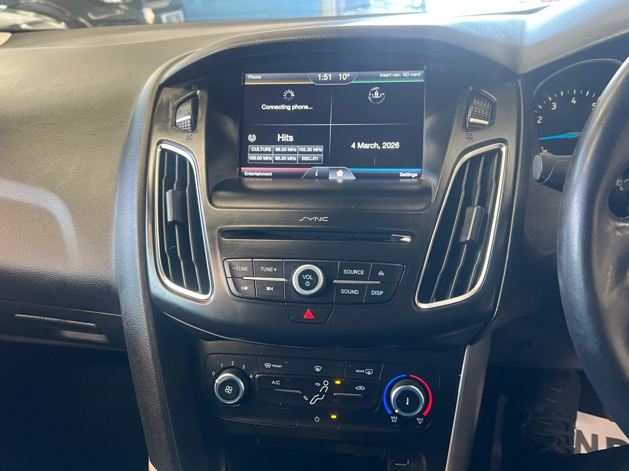 Ford Focus - Image 20