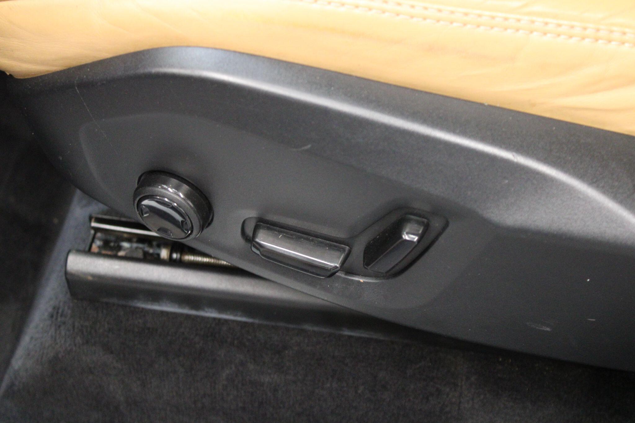 Volvo XC90 - Image 26
