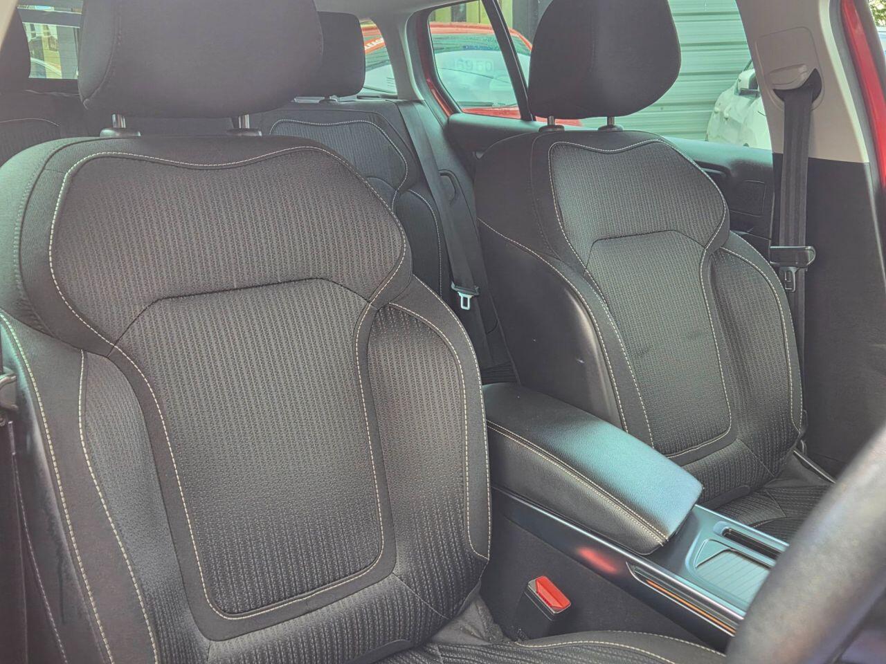Renault Megane - Image 13