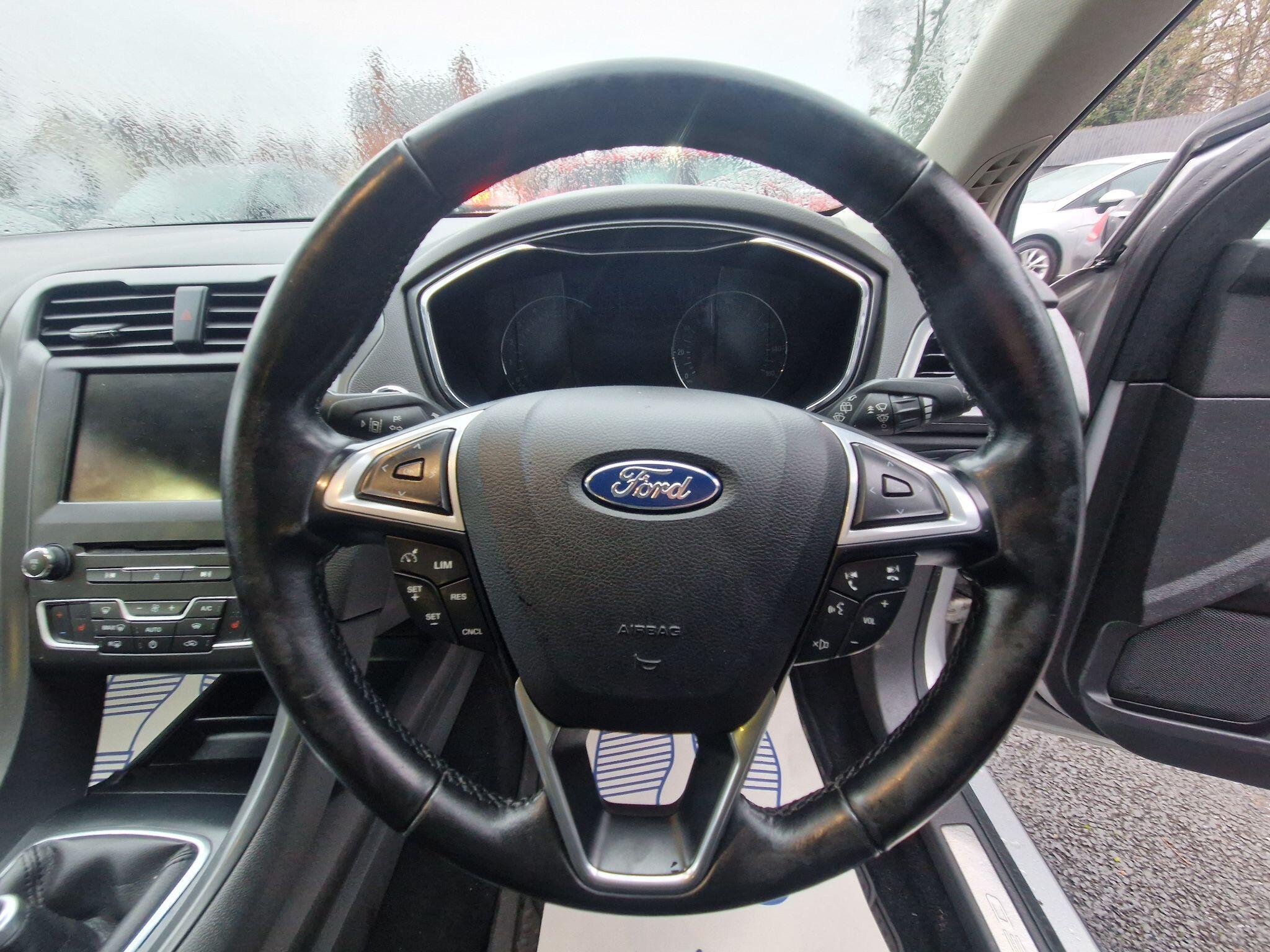 Ford Mondeo - Image 42