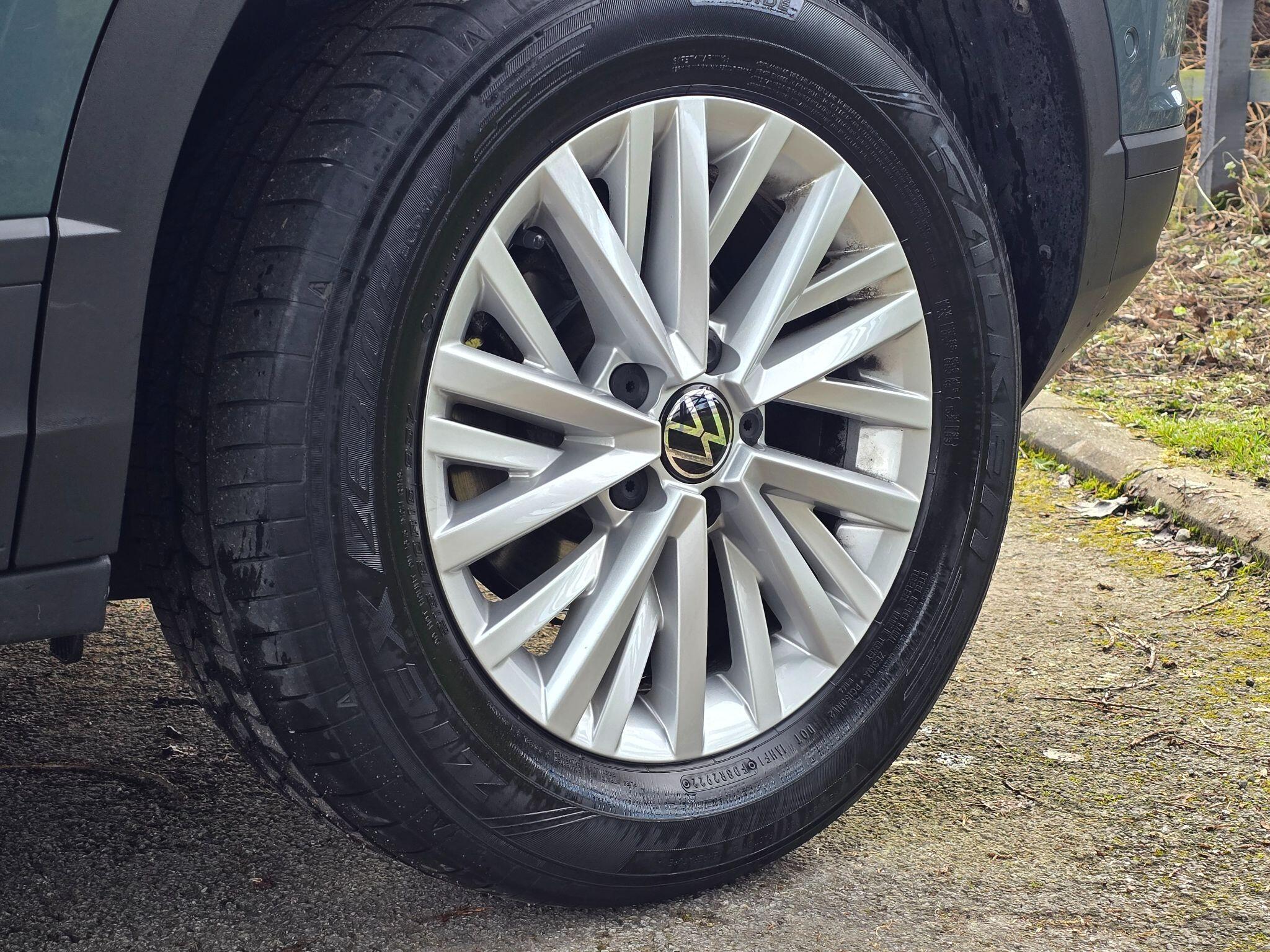 Volkswagen T-Roc - Image 32