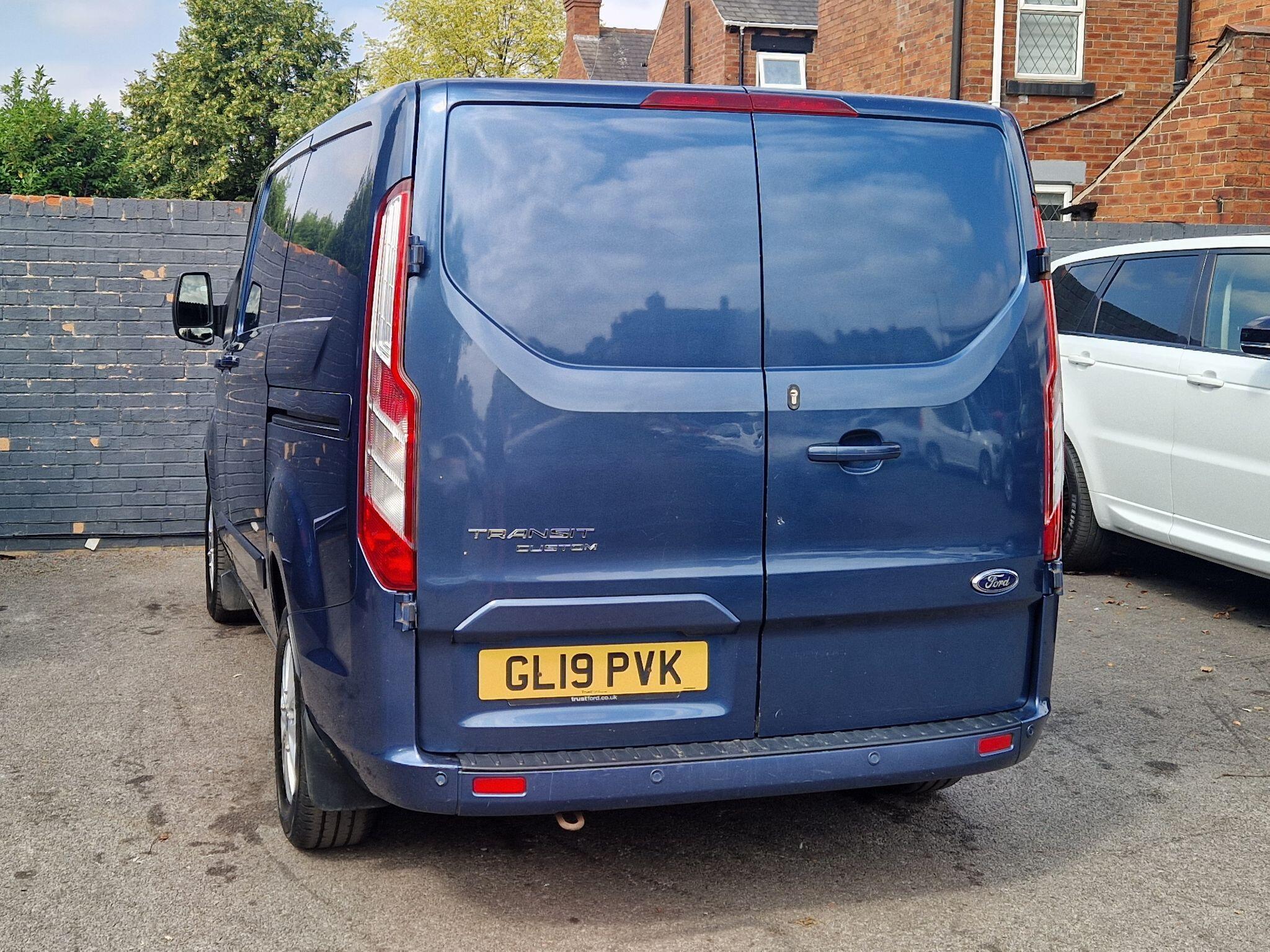 Ford Transit Custom - Image 8