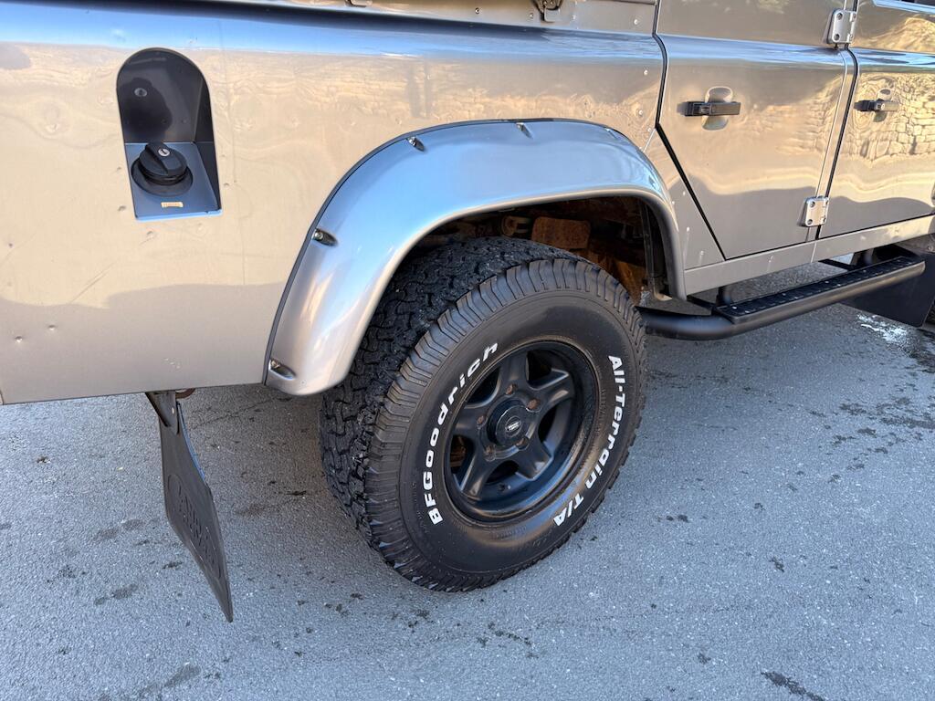 Land Rover Defender 110 - Image 24