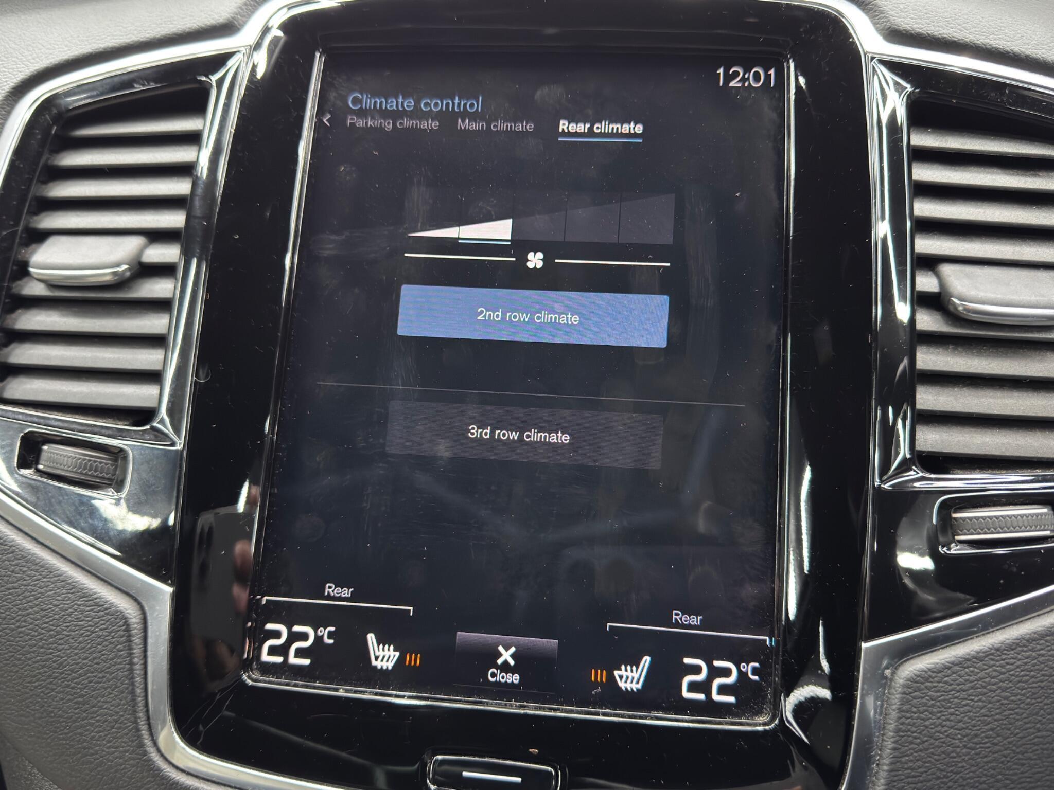 Volvo XC90 - Image 38