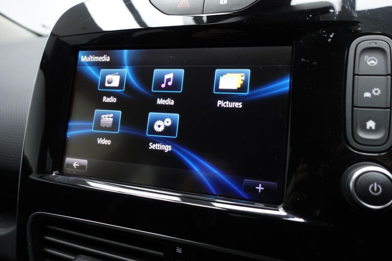 Renault Clio - Image 35