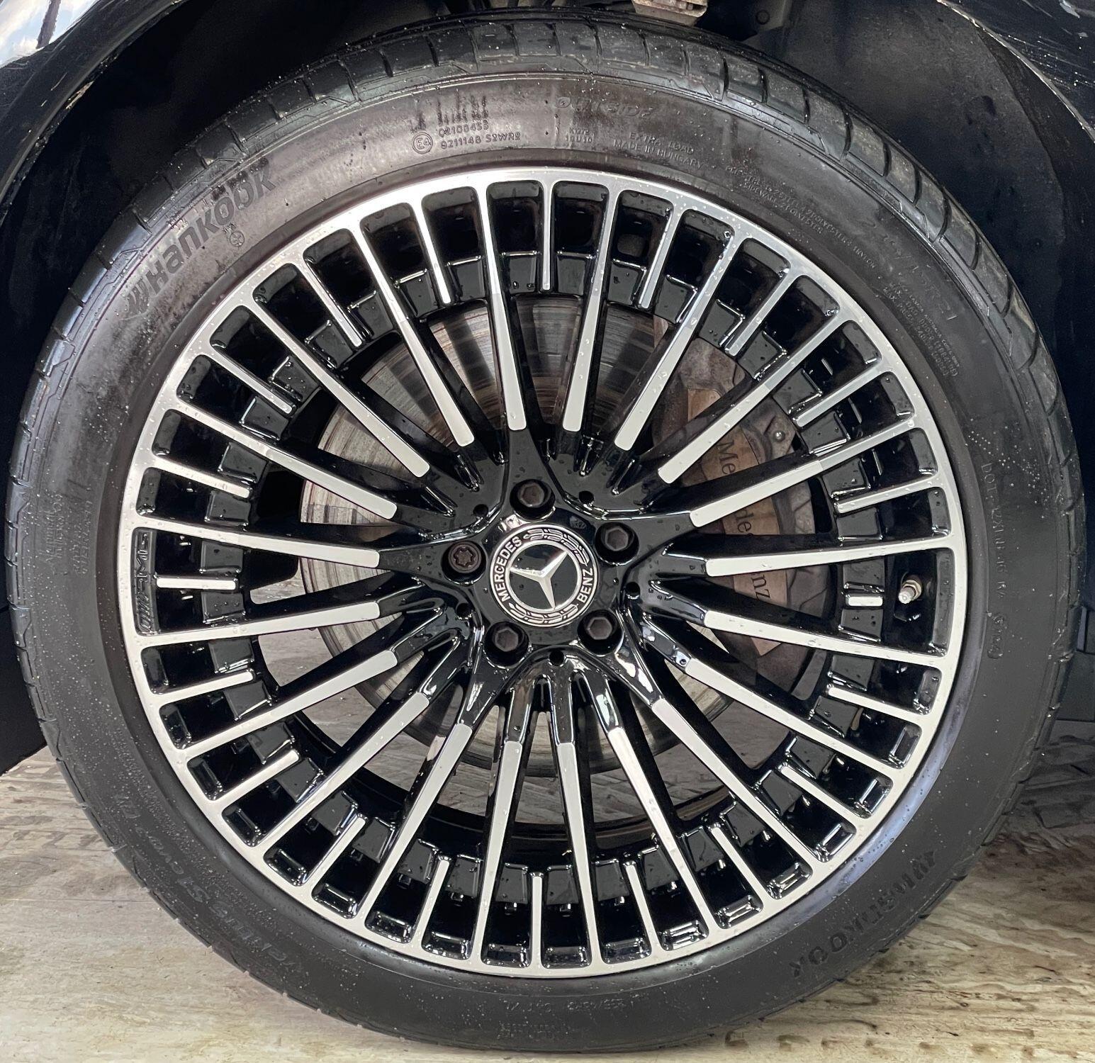 Mercedes Eqc - Image 14