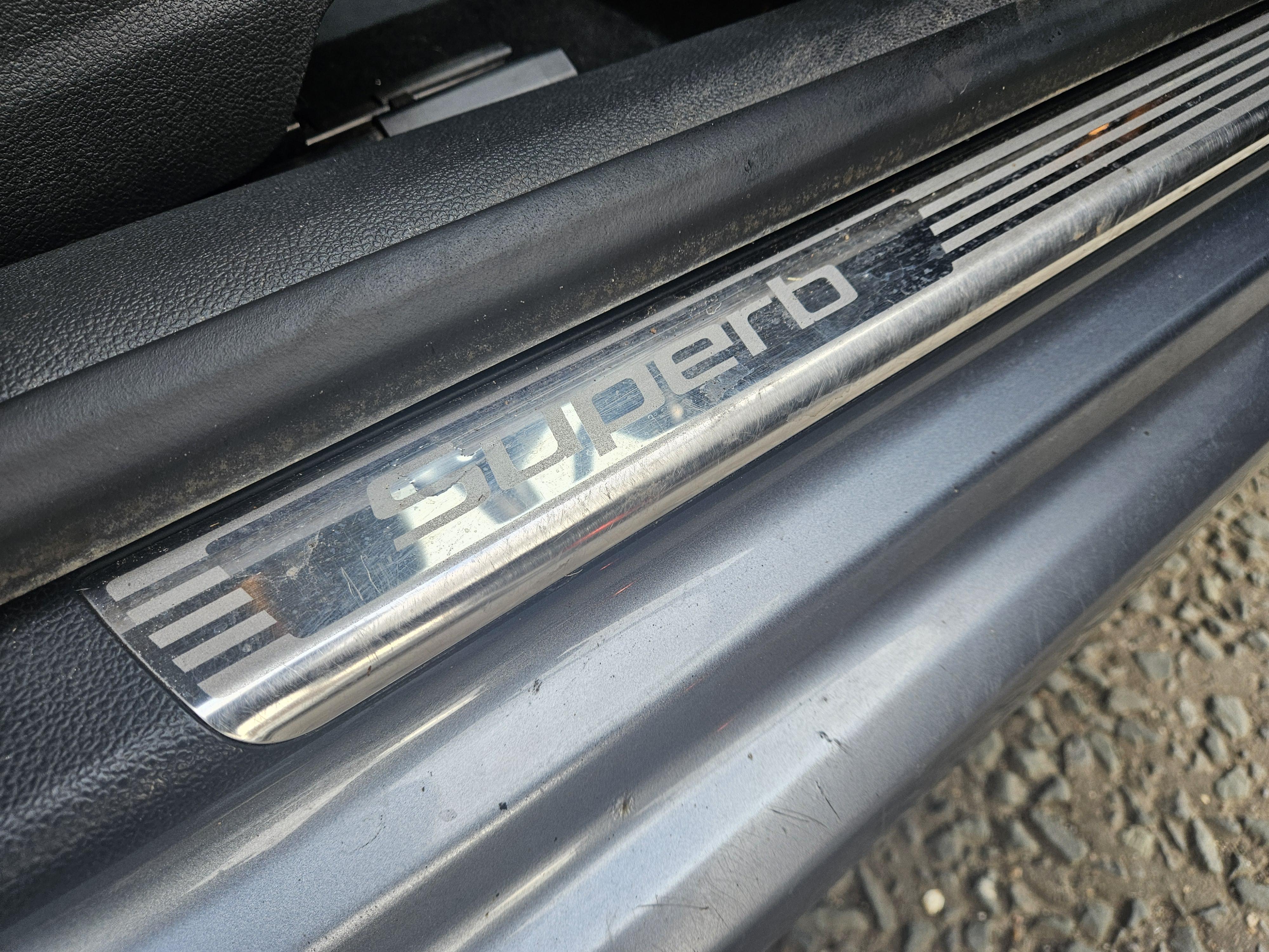 Skoda Superb - Image 10