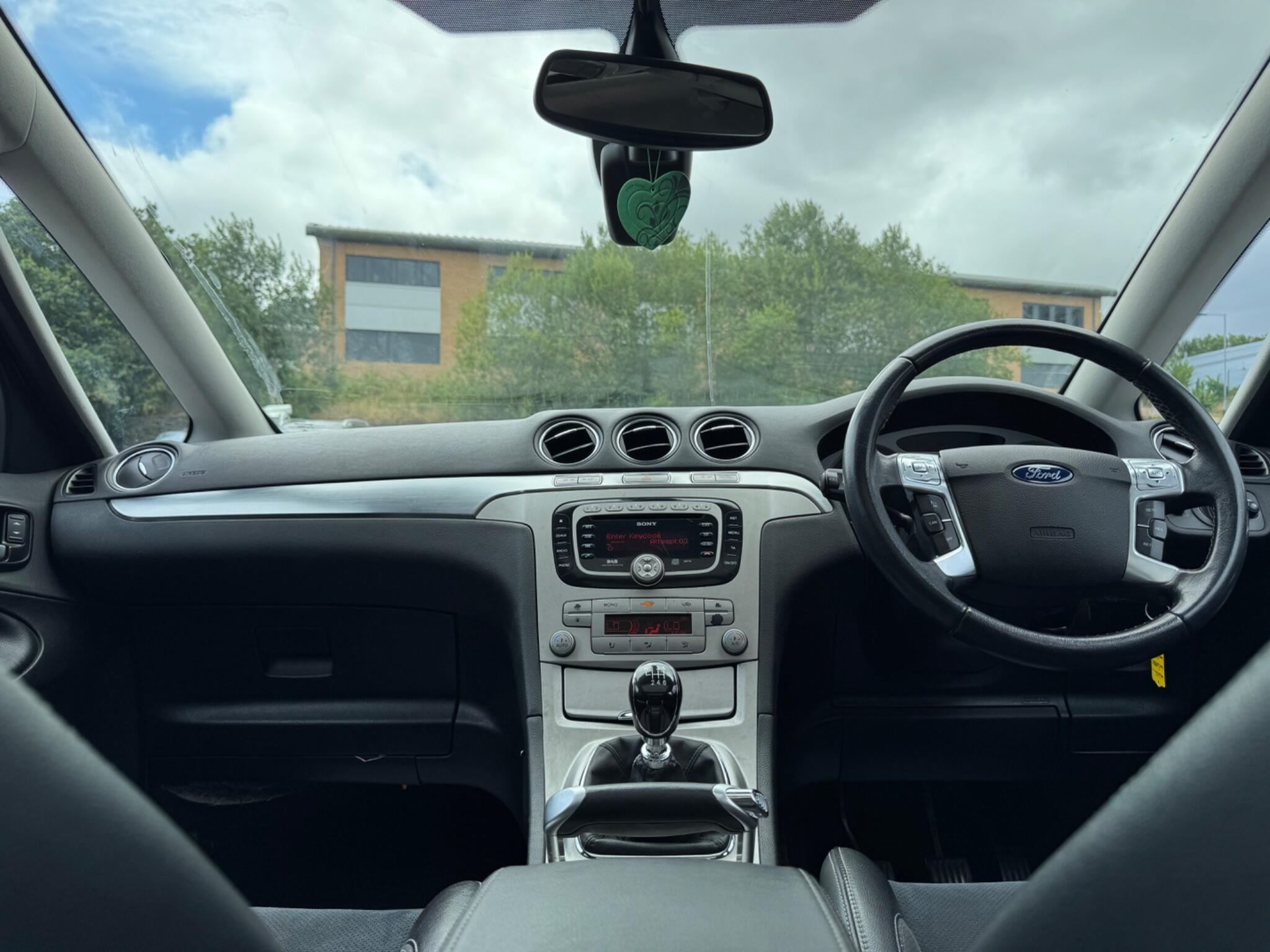 Ford S-MAX - Image 19
