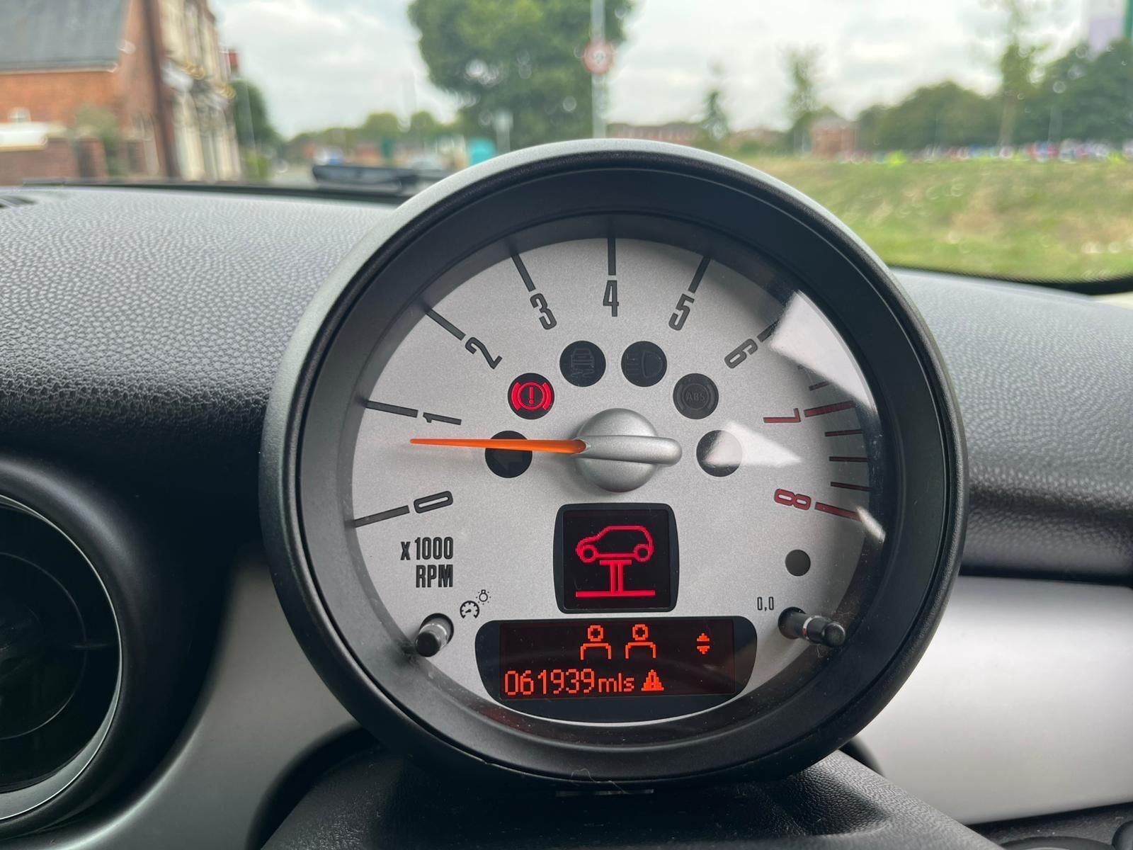 MINI Hatch - Image 13