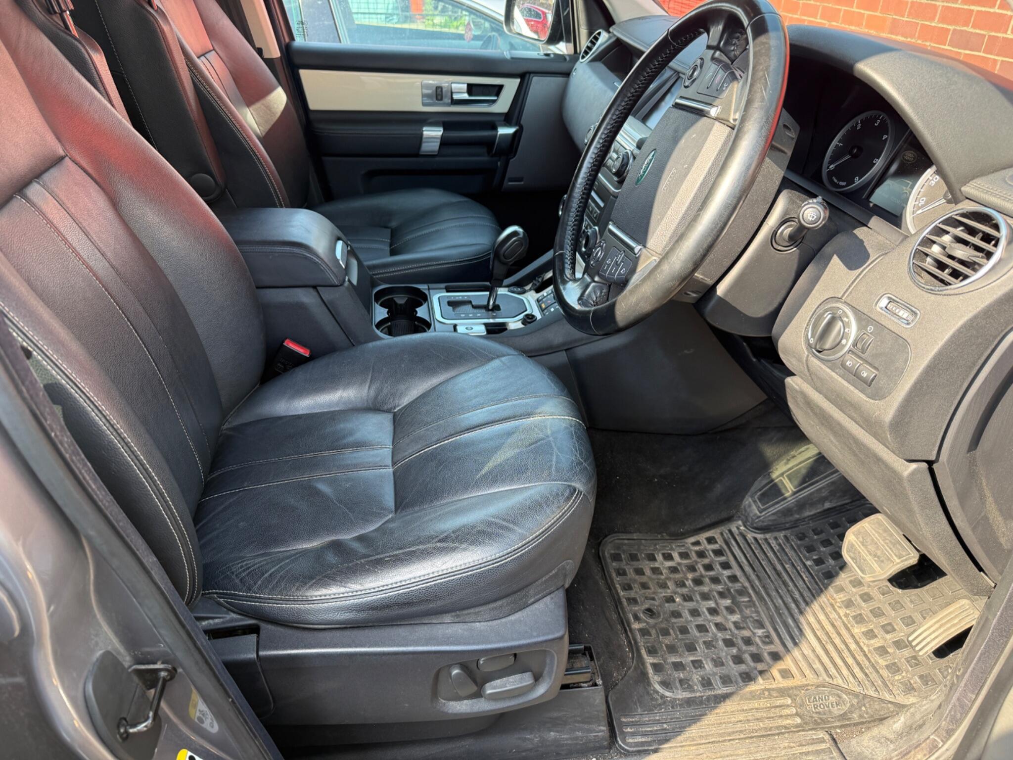 Land Rover DISCOVERY 4 - Image 7