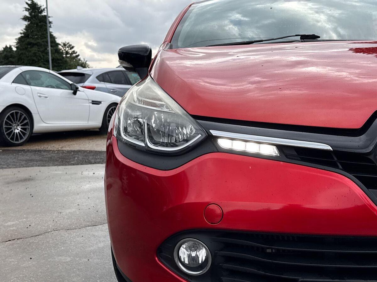 Renault Clio - Image 11