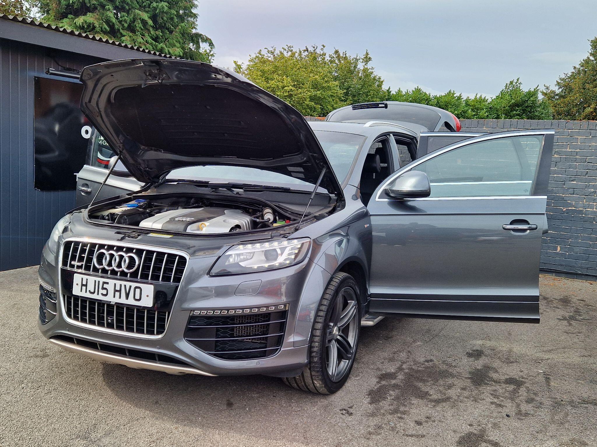 Audi Q7 - Image 14