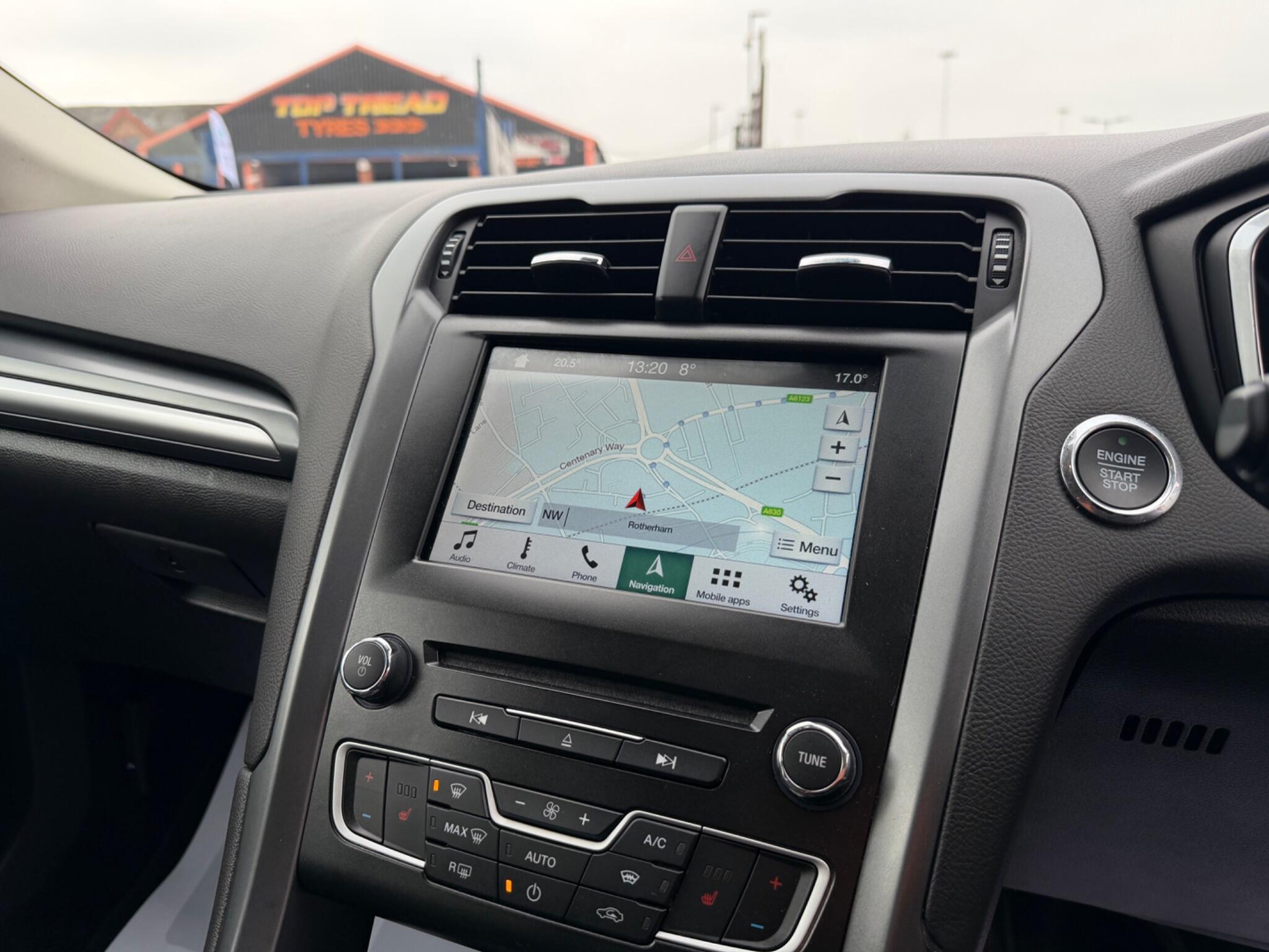 Ford Mondeo - Image 28