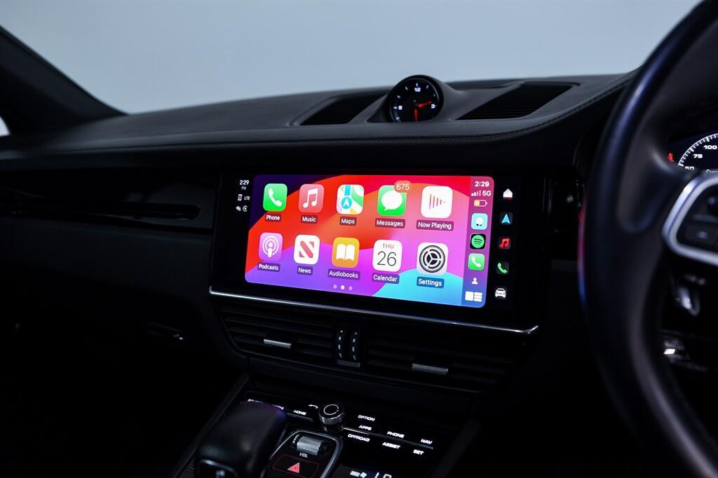 Porsche Cayenne - Image 25