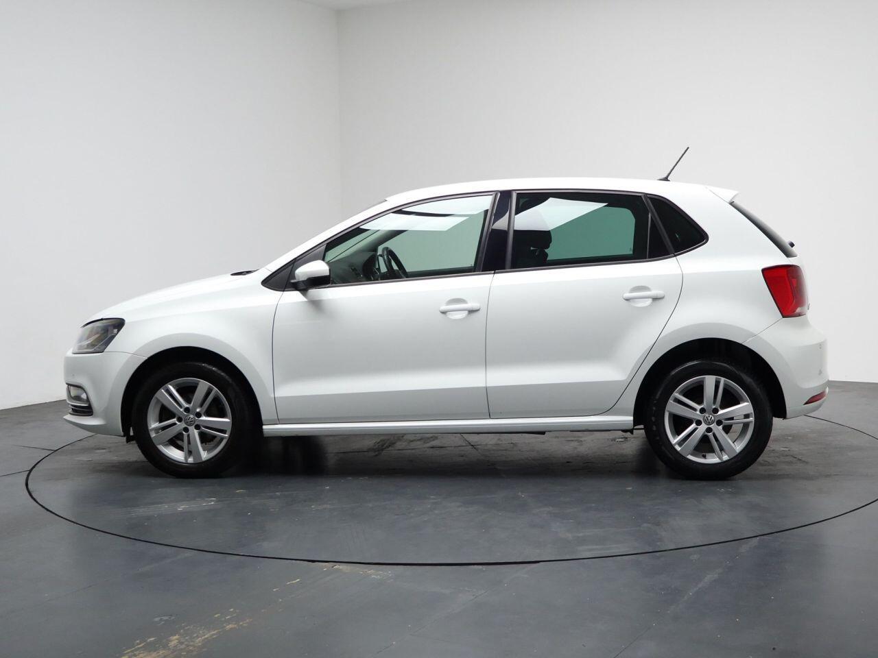 Volkswagen Polo - Image 8