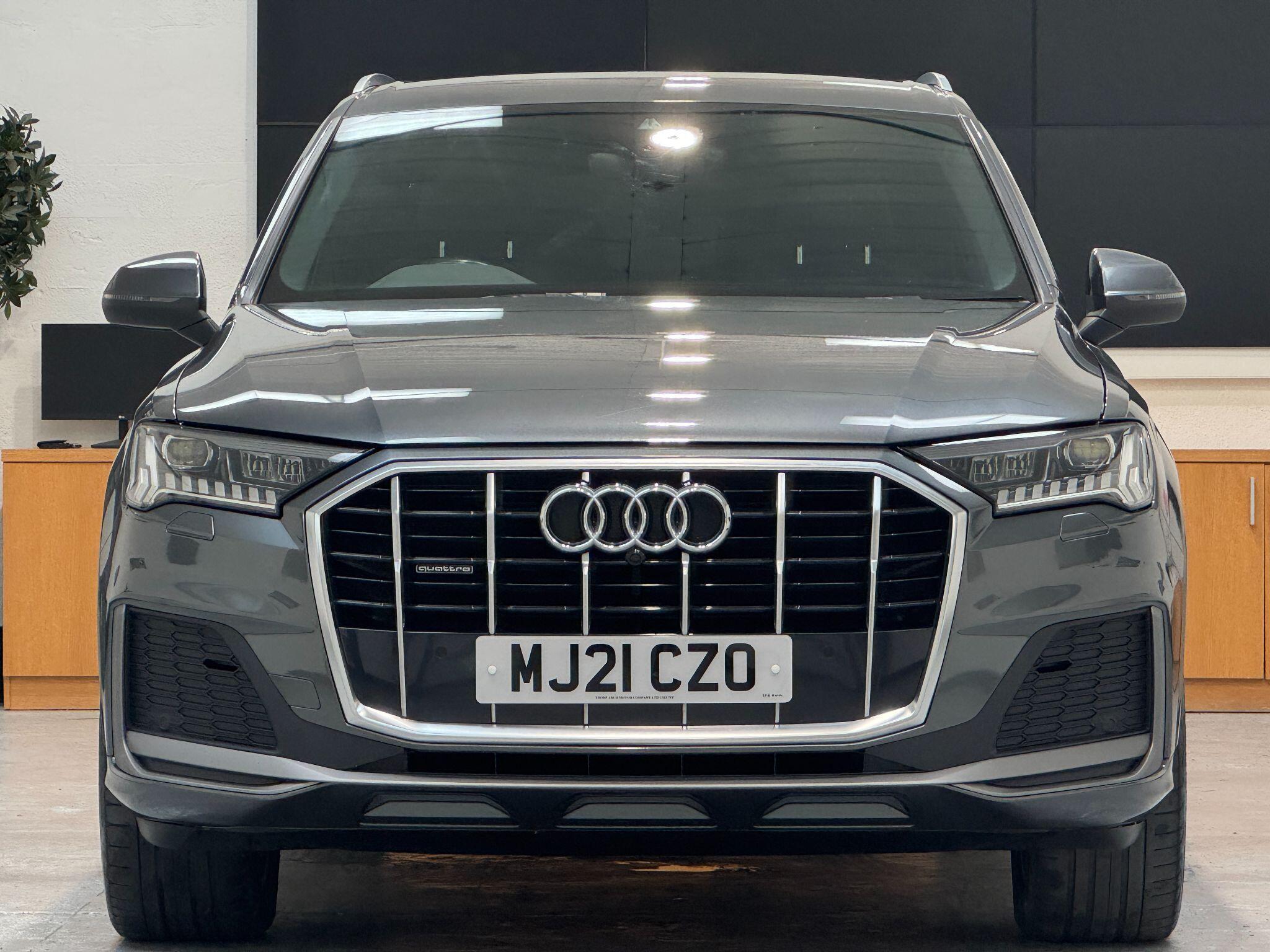 Audi Q7 - Image 5