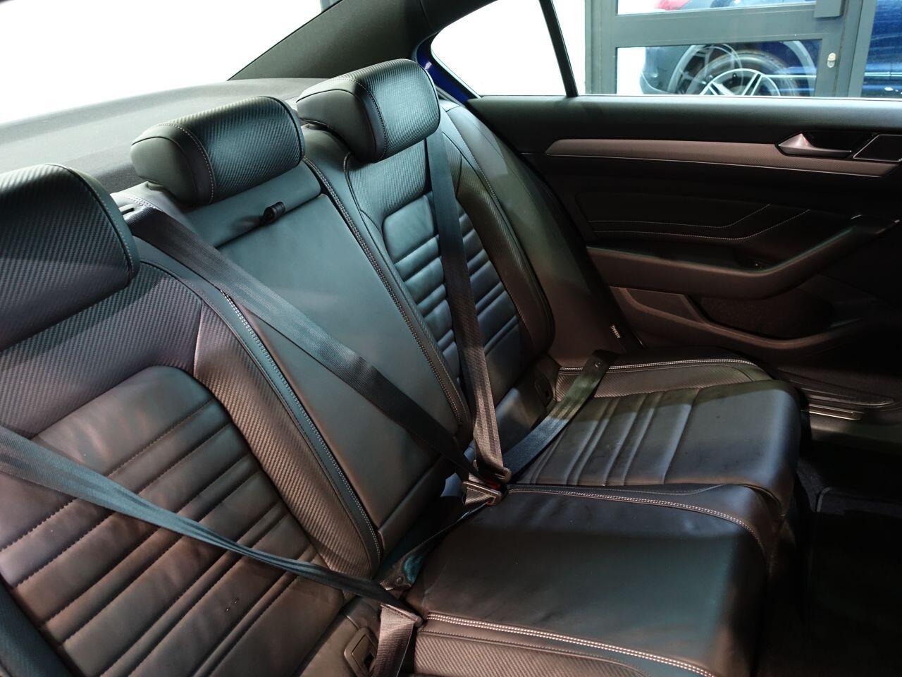 Volkswagen Passat - Image 22