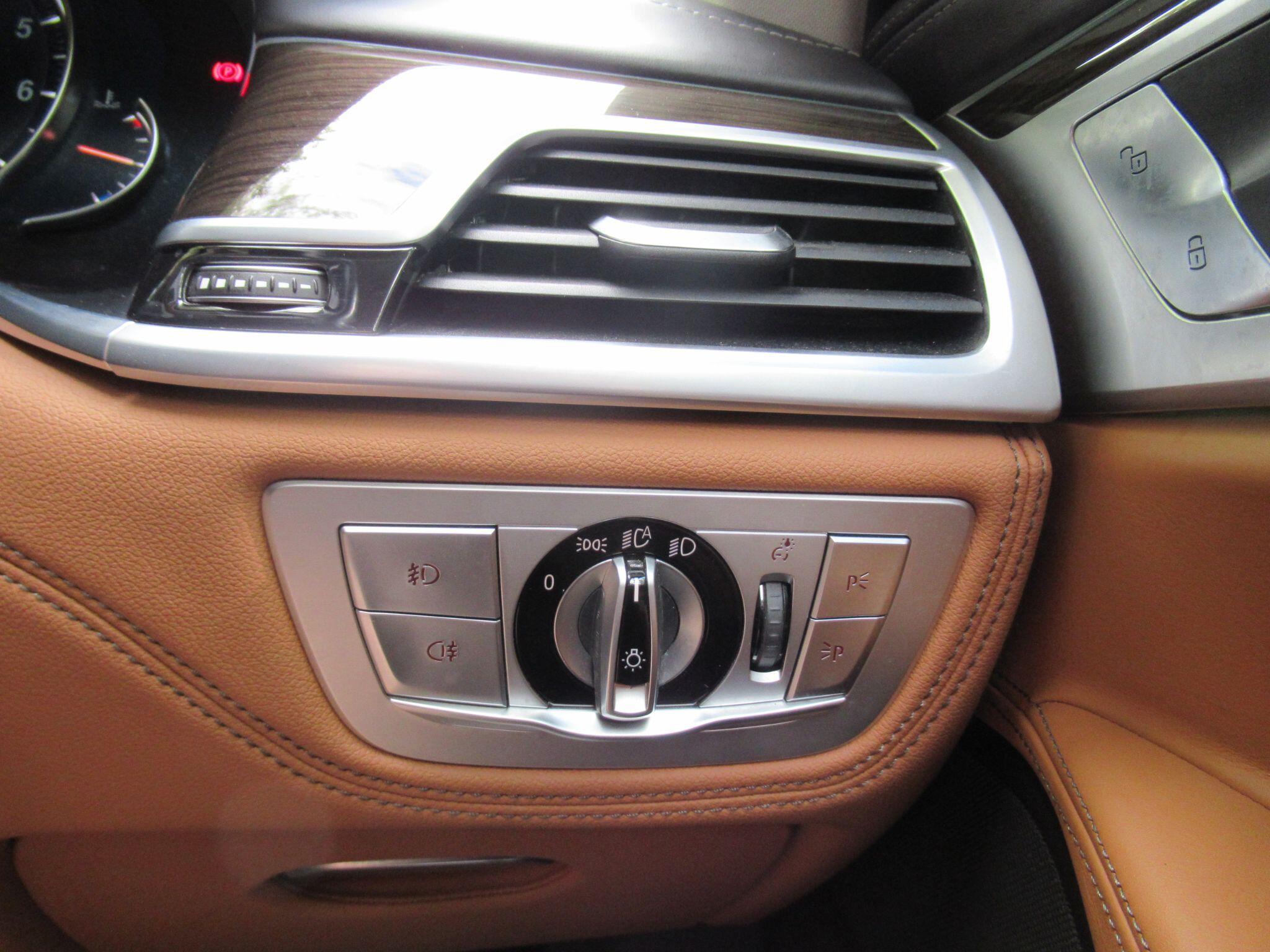 BMW 7 Series - Image 43