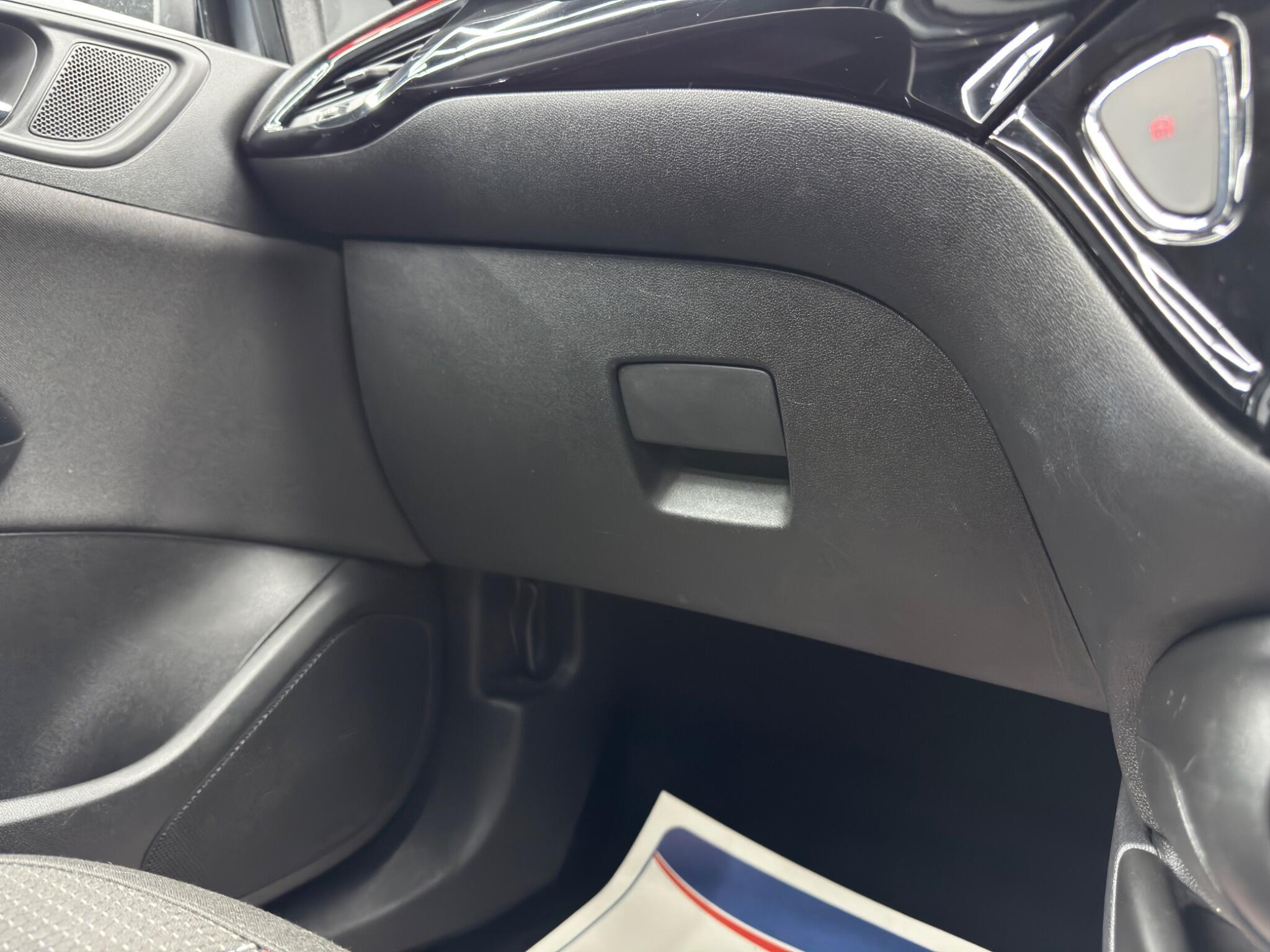 Vauxhall Corsa - Image 32